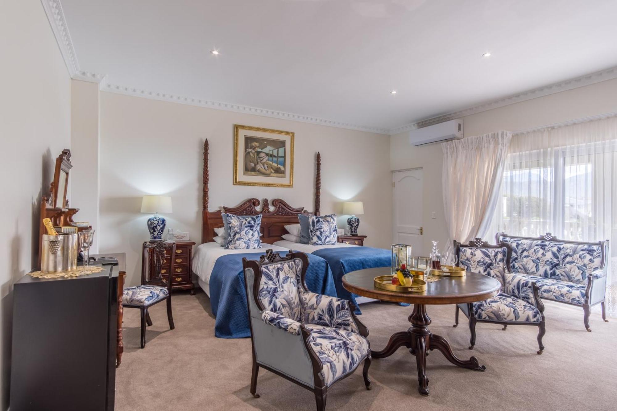 Deluxe Suite with Sea View