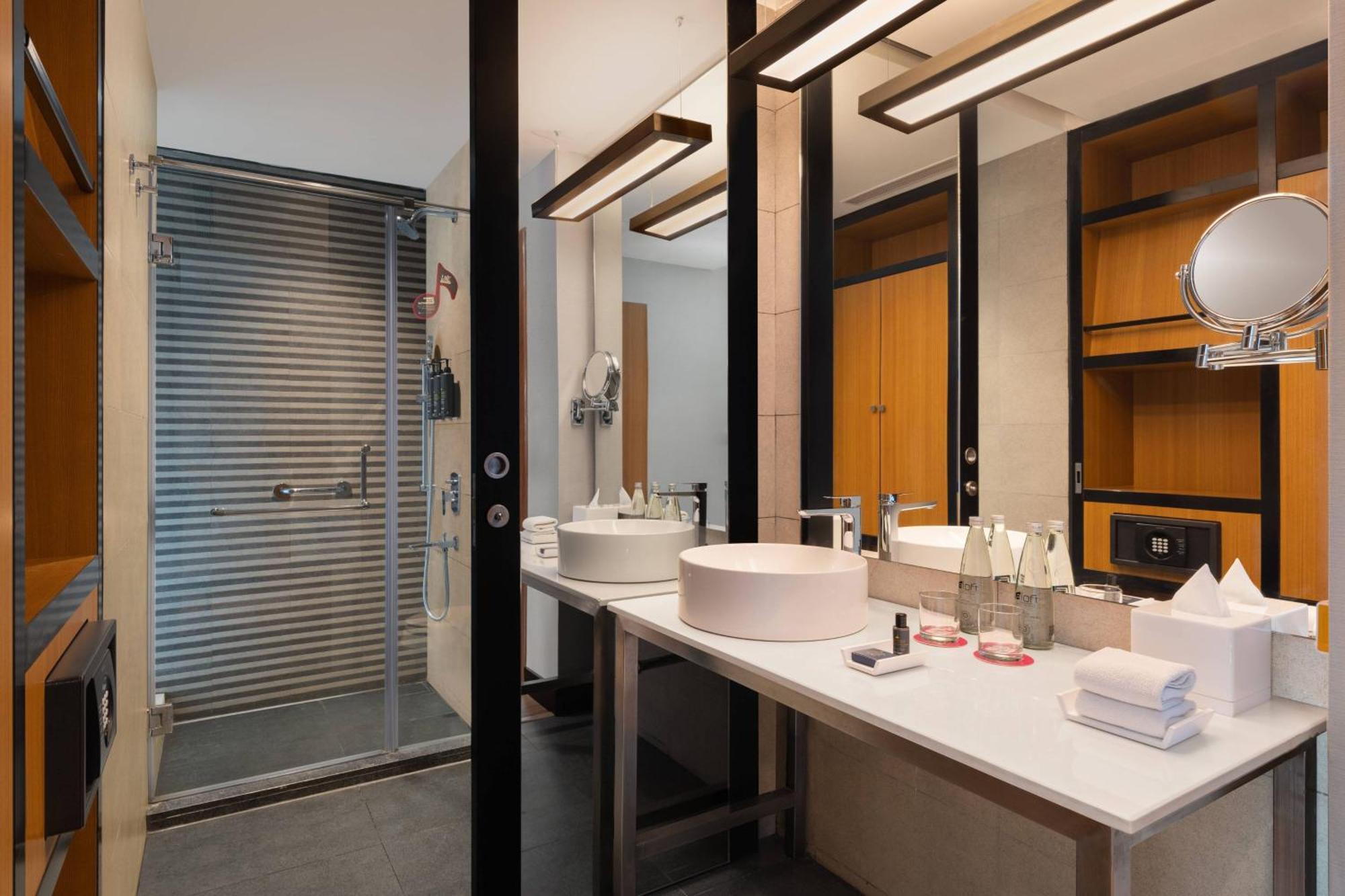 Savvy Suite, 1 Bedroom Executive Suite, 1 King
