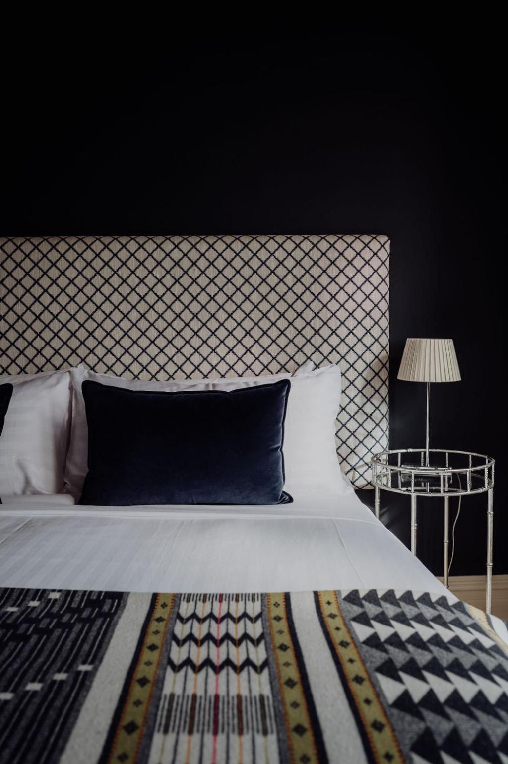 King Spa Suite – The Hampden