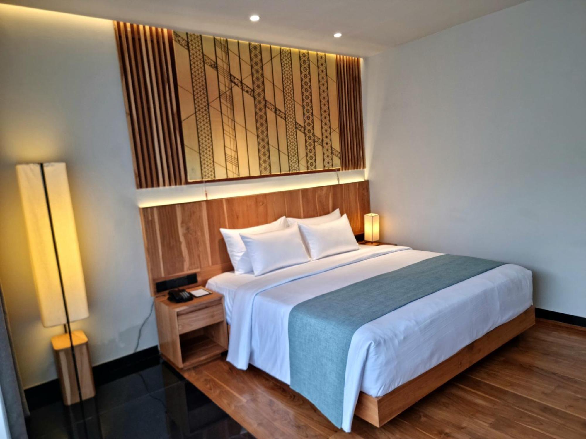 Deluxe Room,1530052312:JPEG