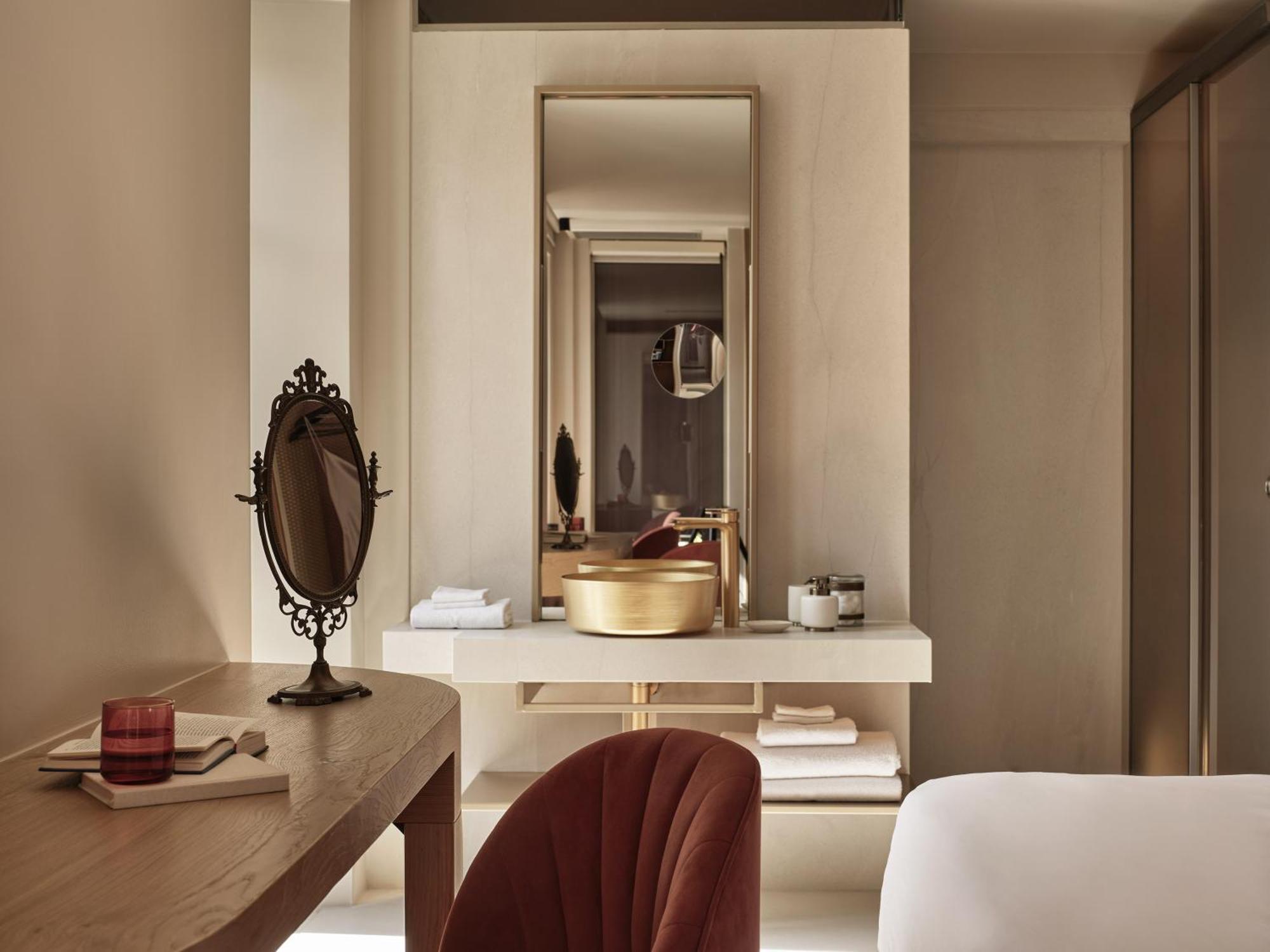 Junior Suite with Outdoor Jacuzzi