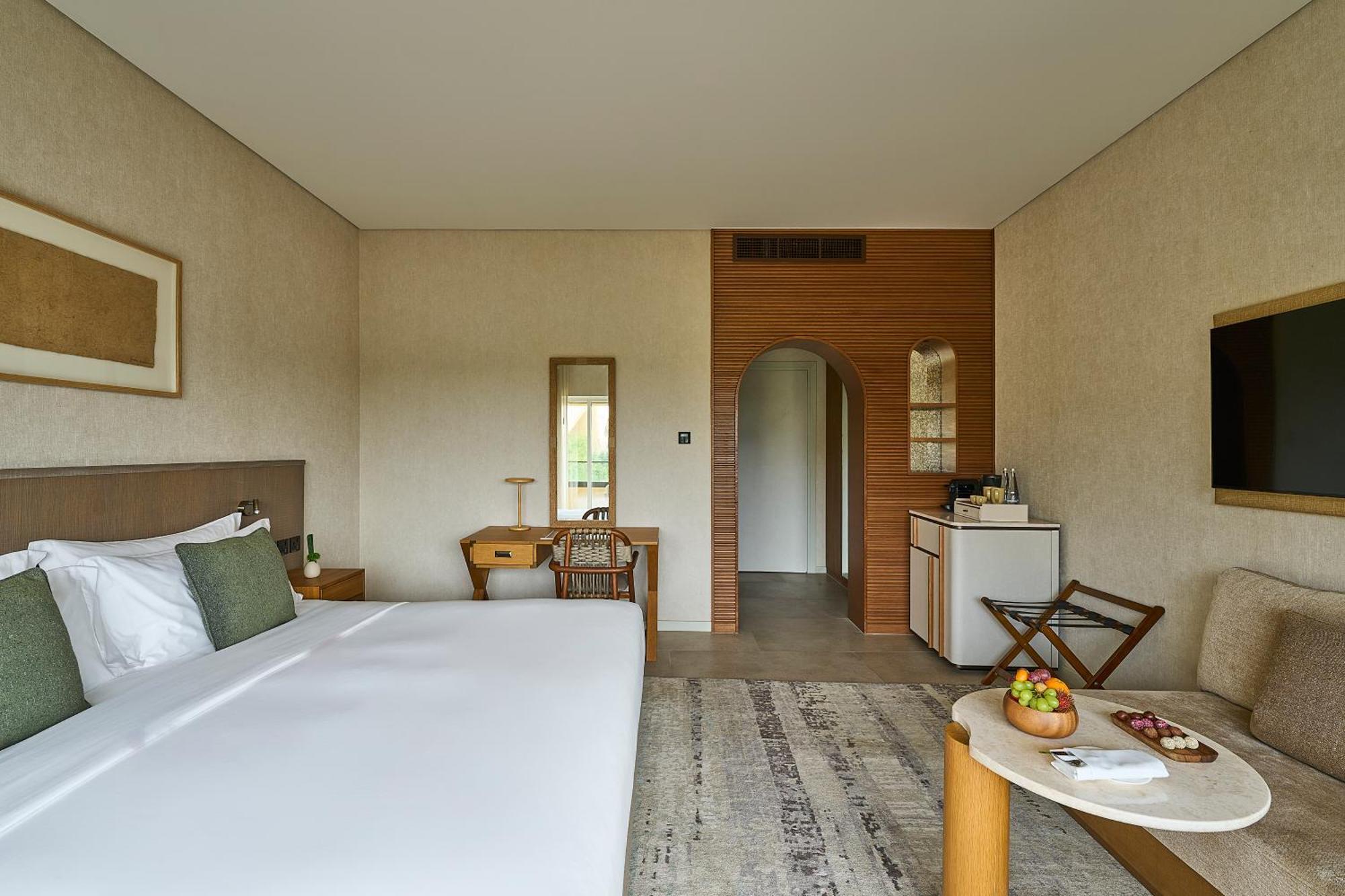 Deluxe King Room