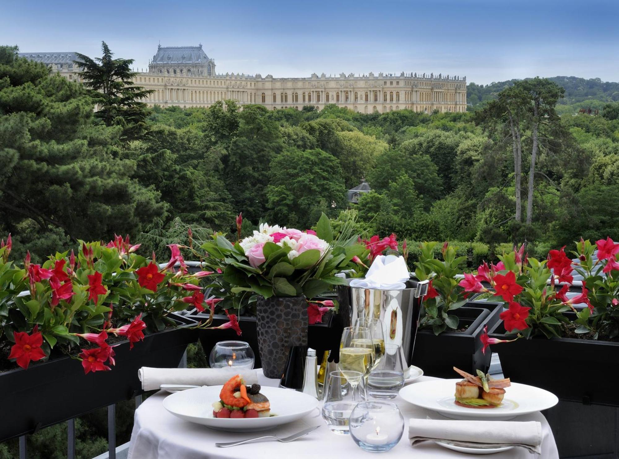 Palace 5 Star - King Suite with Castle View