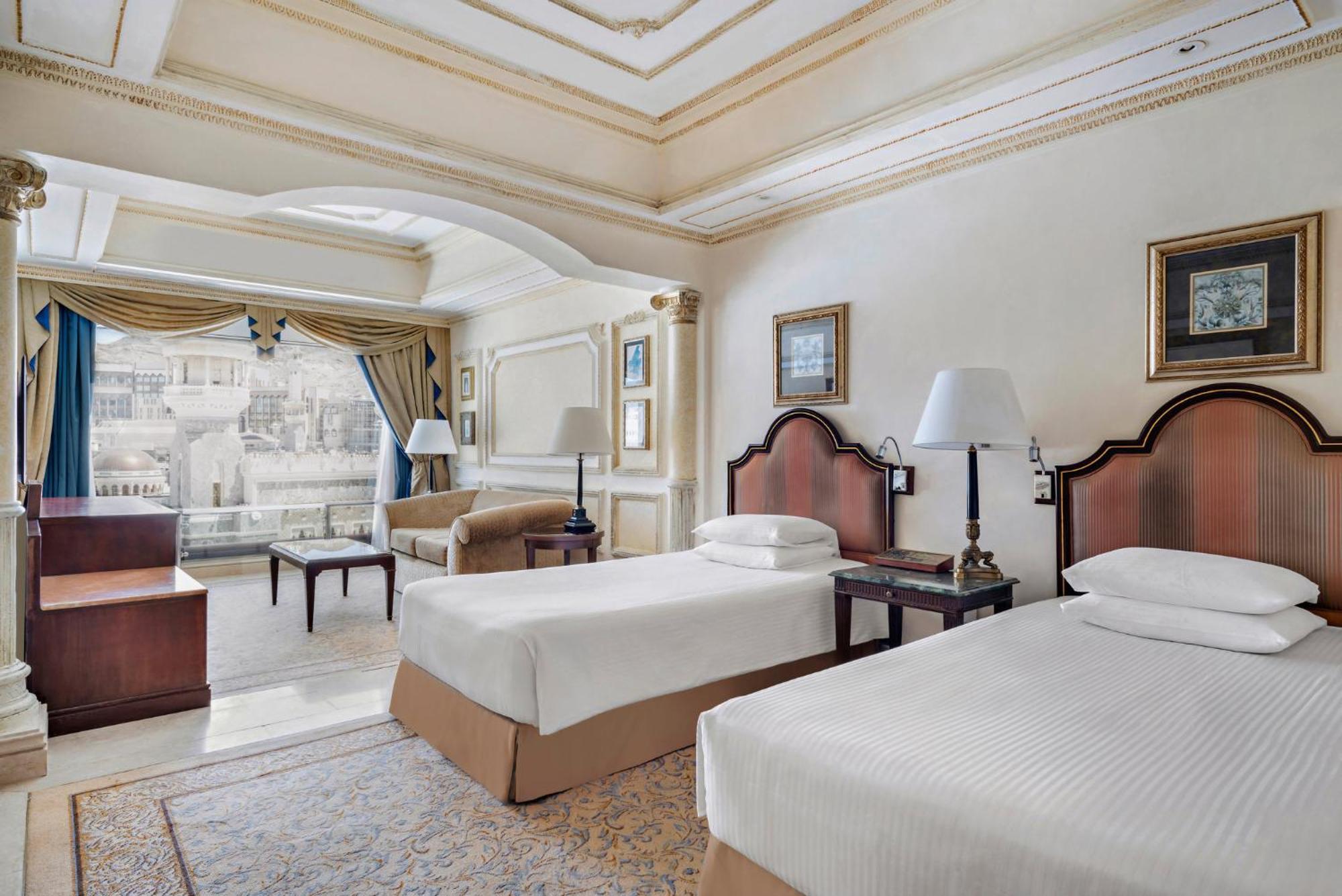 Deluxe Twin Room with Haram View,1555340332:JPEG