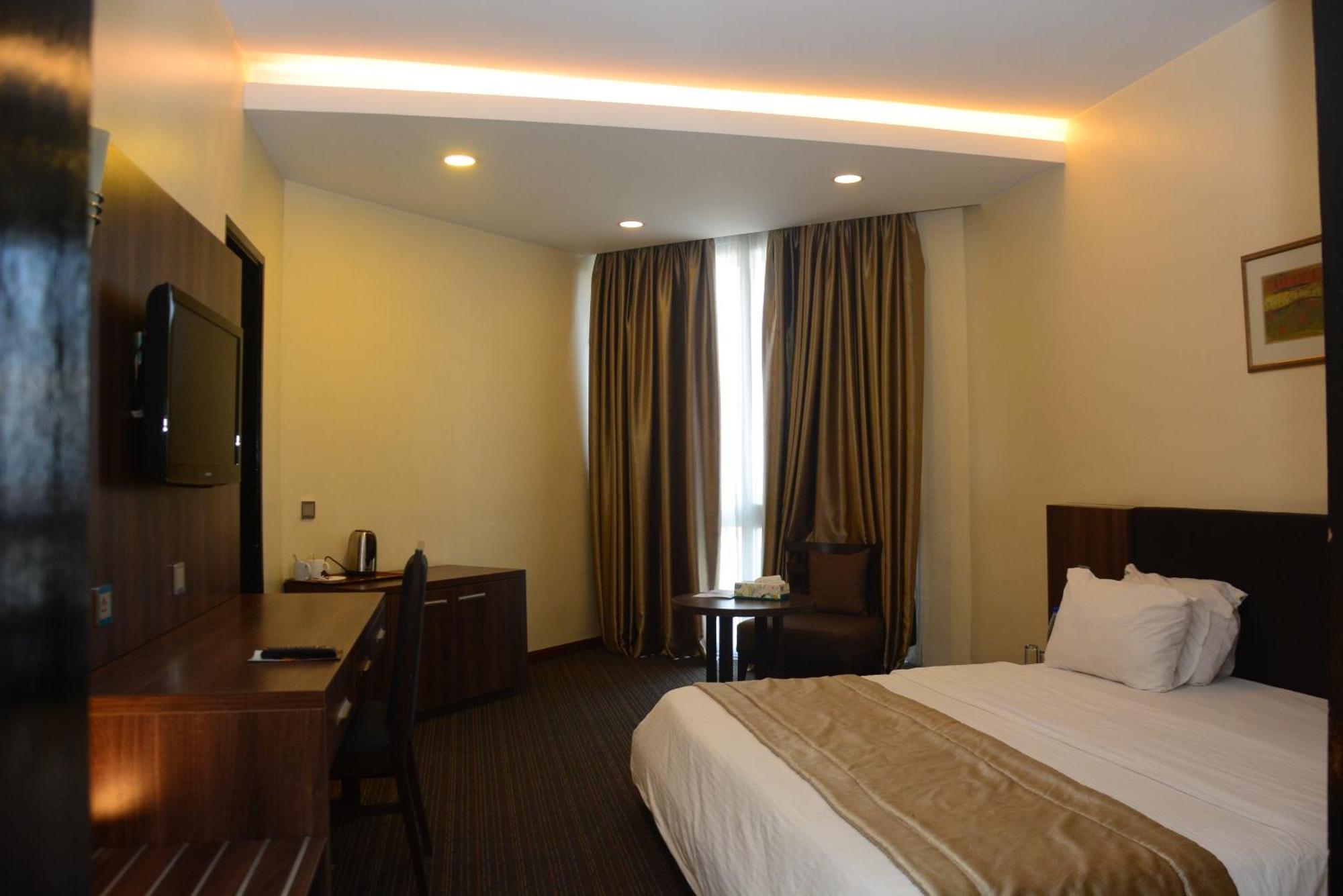 Family Suite,1594943116:JPEG