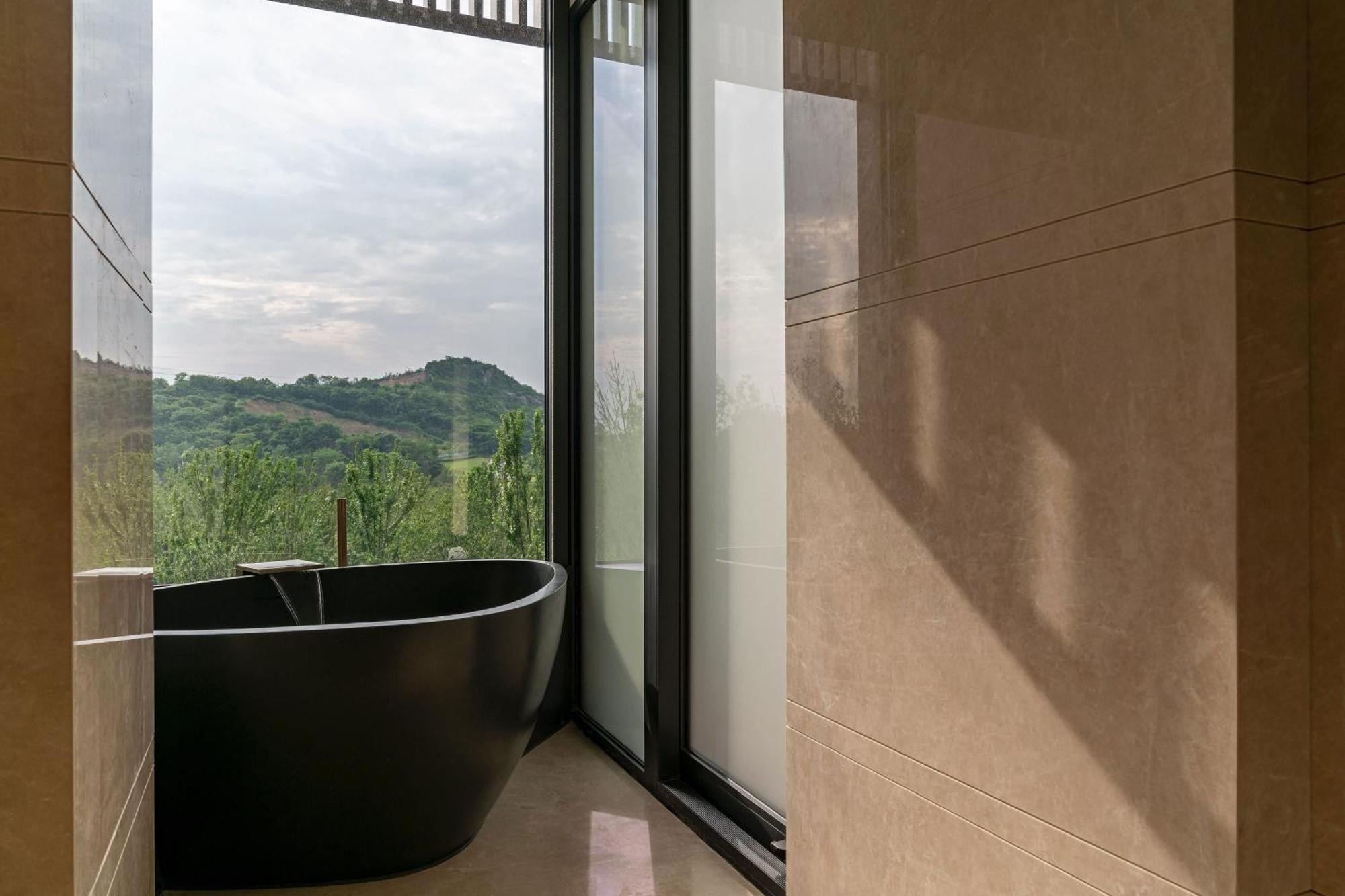 Private Hot Spring Garden-view King Room