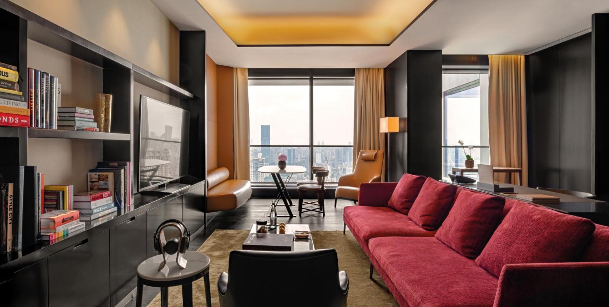 Deluxe City View Suite
