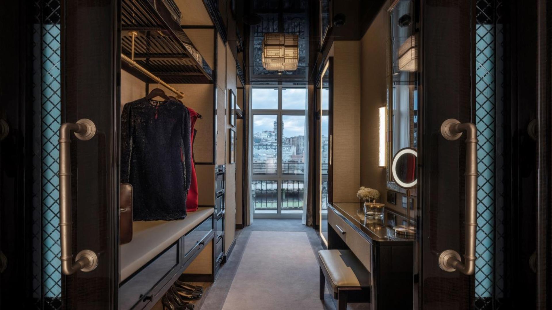 Grand Deluxe Room King