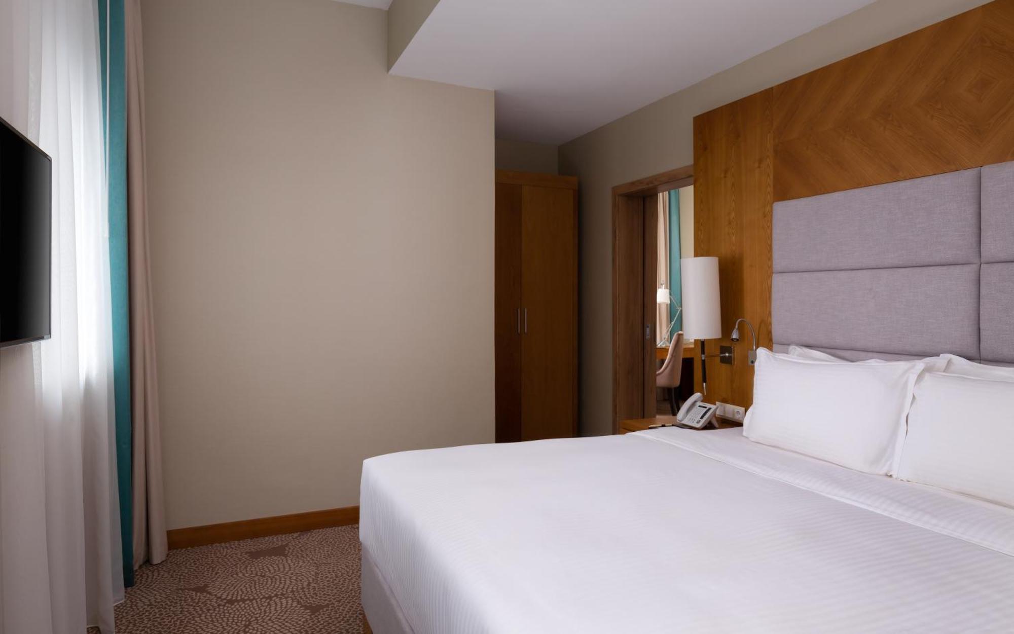 One-Bedroom King Suite
