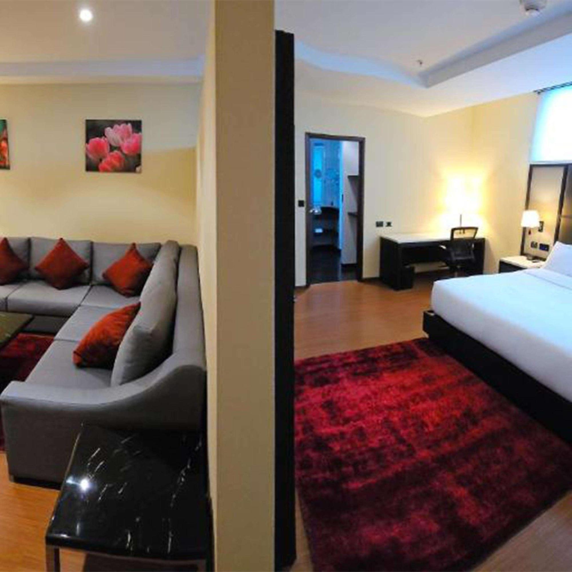 One-Bedroom King Suite