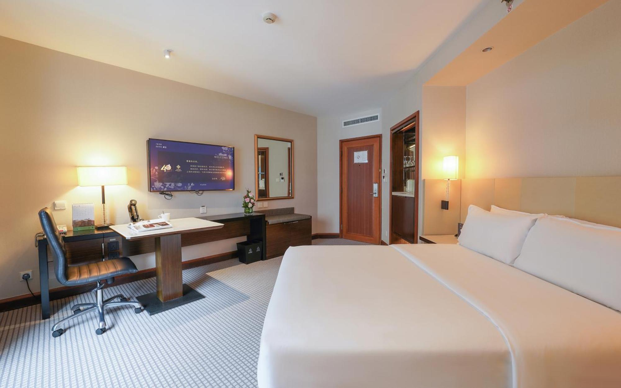 Jinling Tower Classic Deluxe Room(Queen),1530792559:JPEG