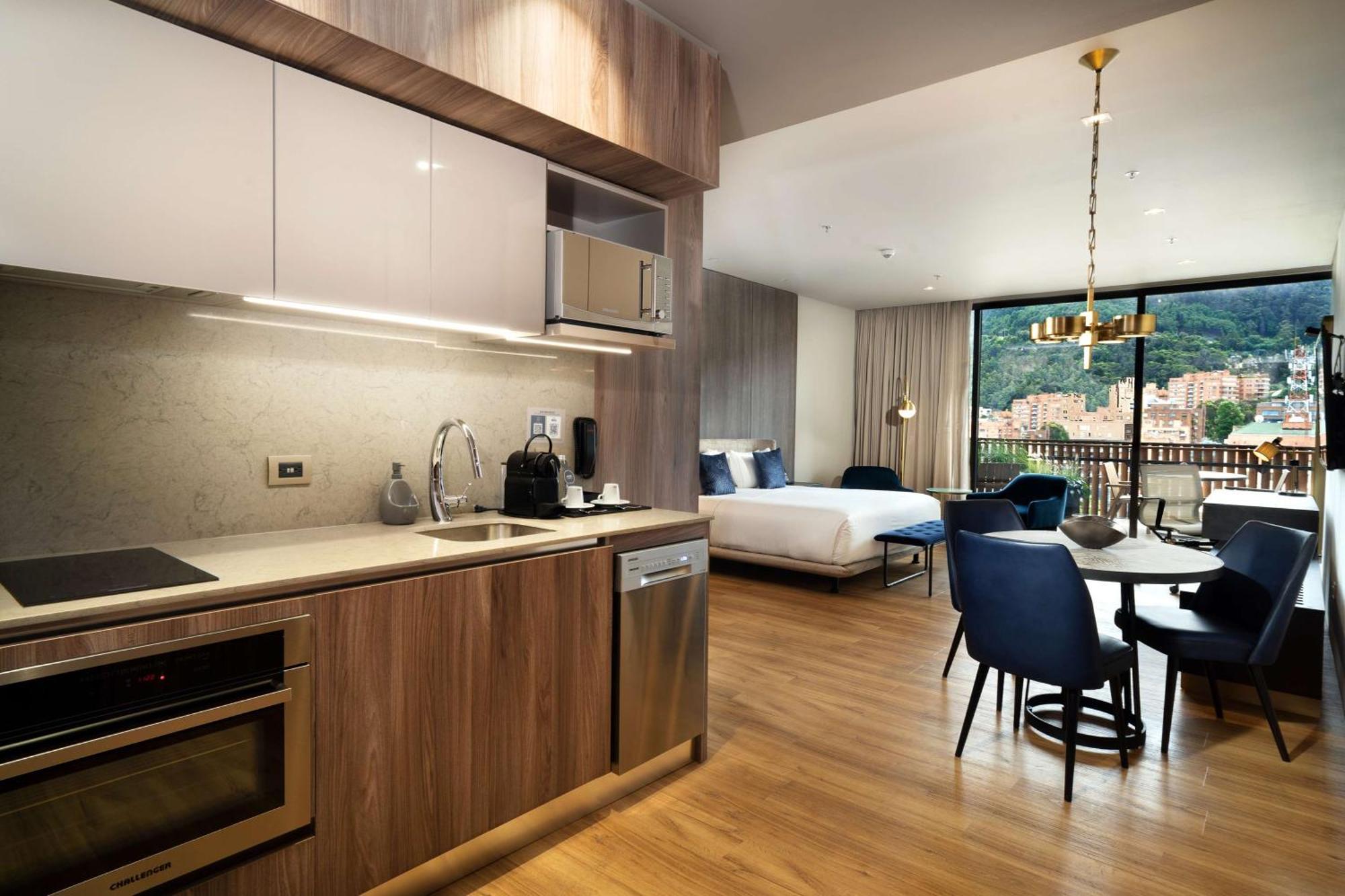 Junior King Apartaroom with Mountain View
