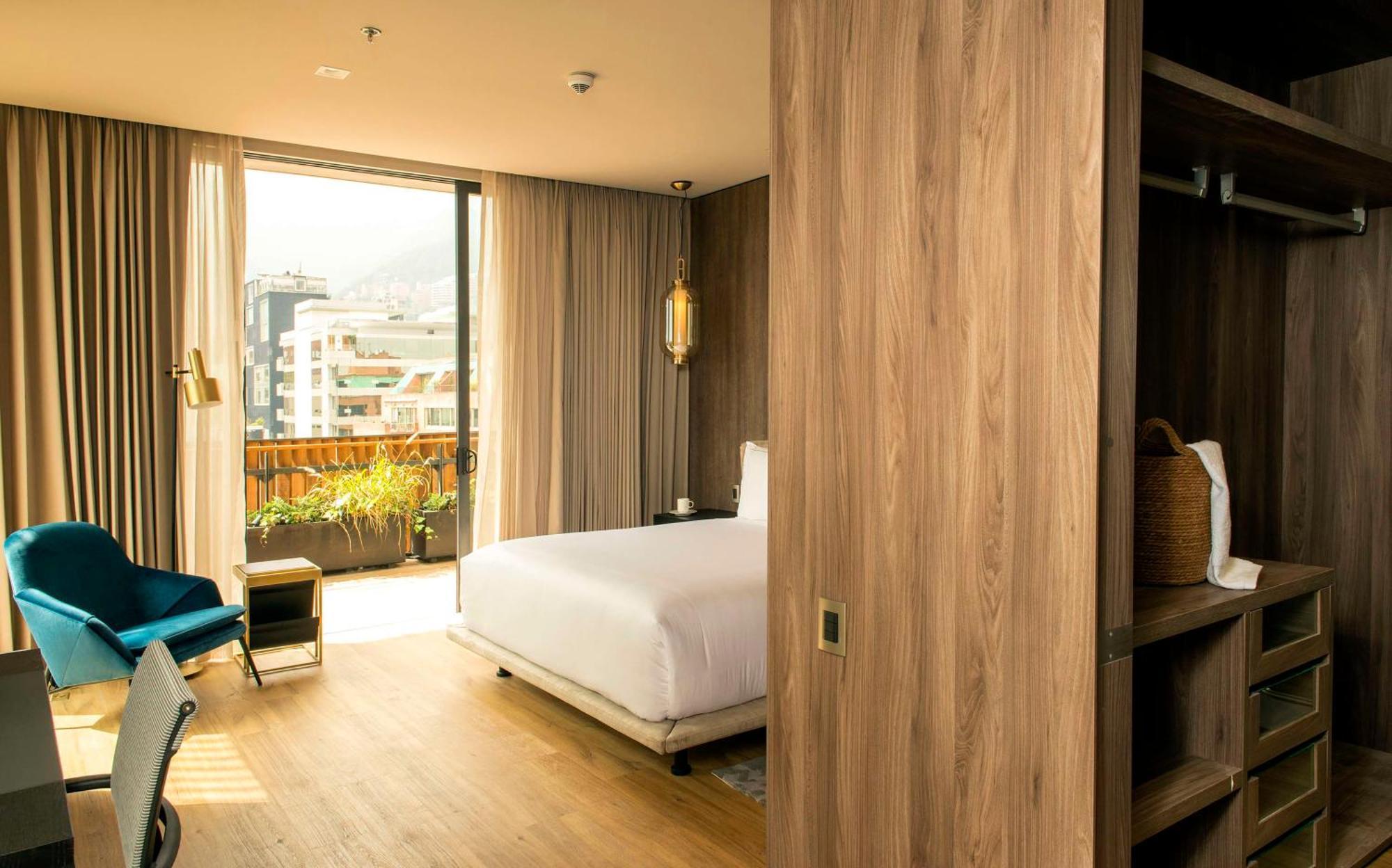Deluxe King Apartasuite with View