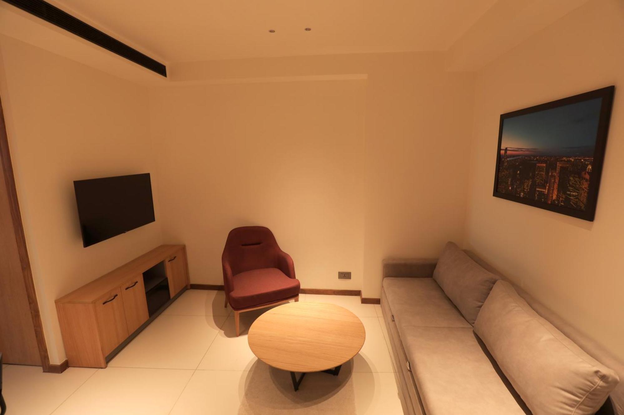 One Bedroom Suite King