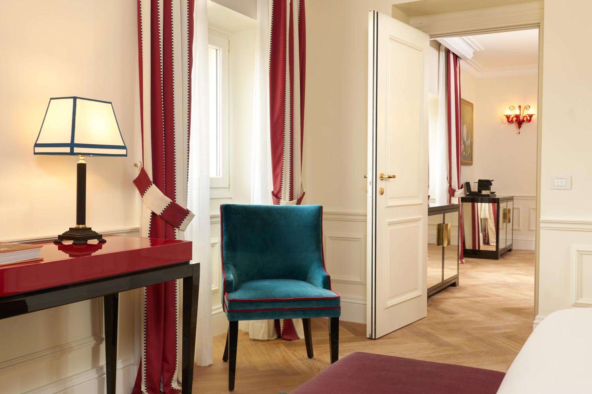 Suite,1532885242:JPEG