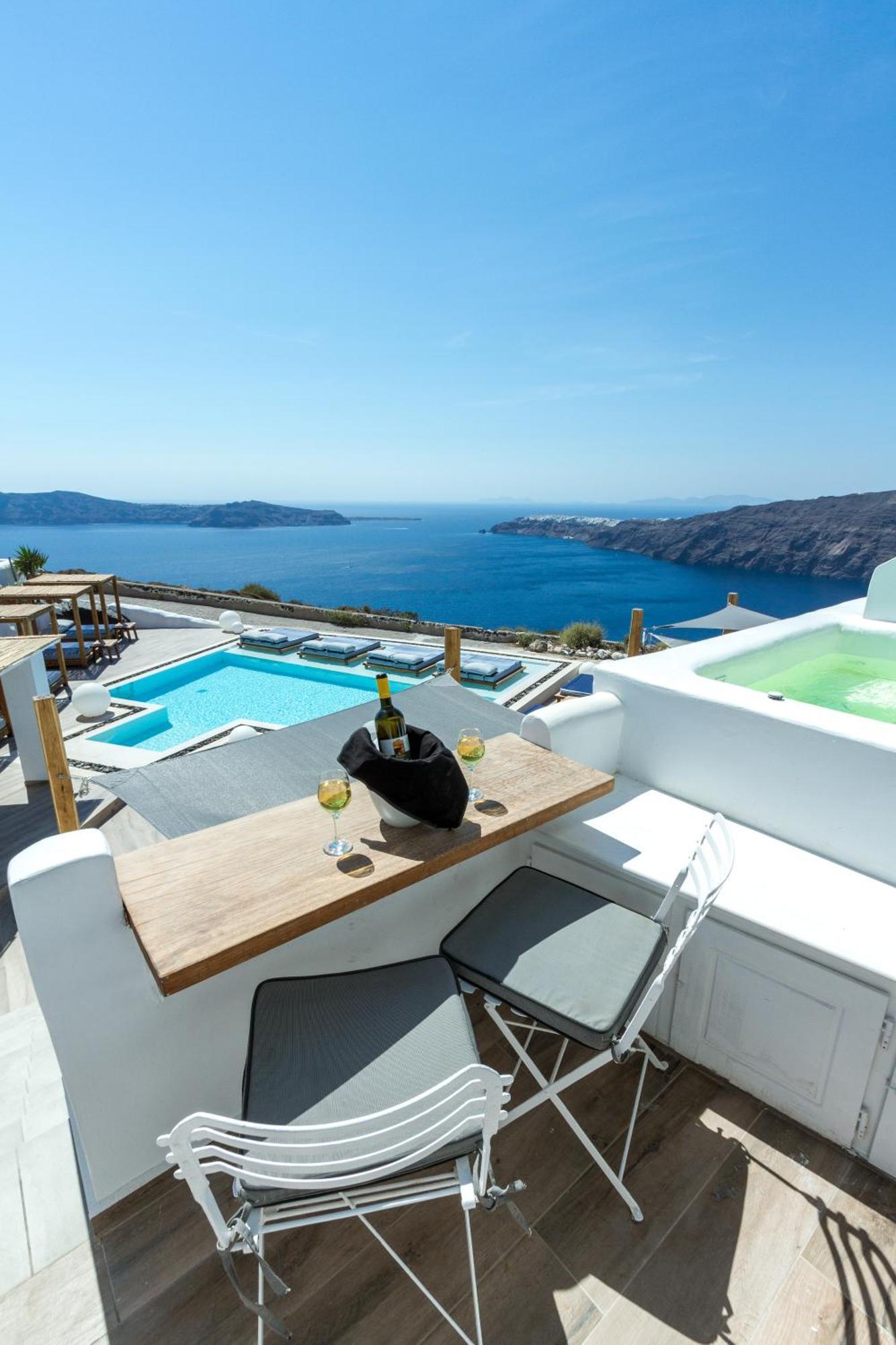 Junior Suite Hot Tub & Caldera View