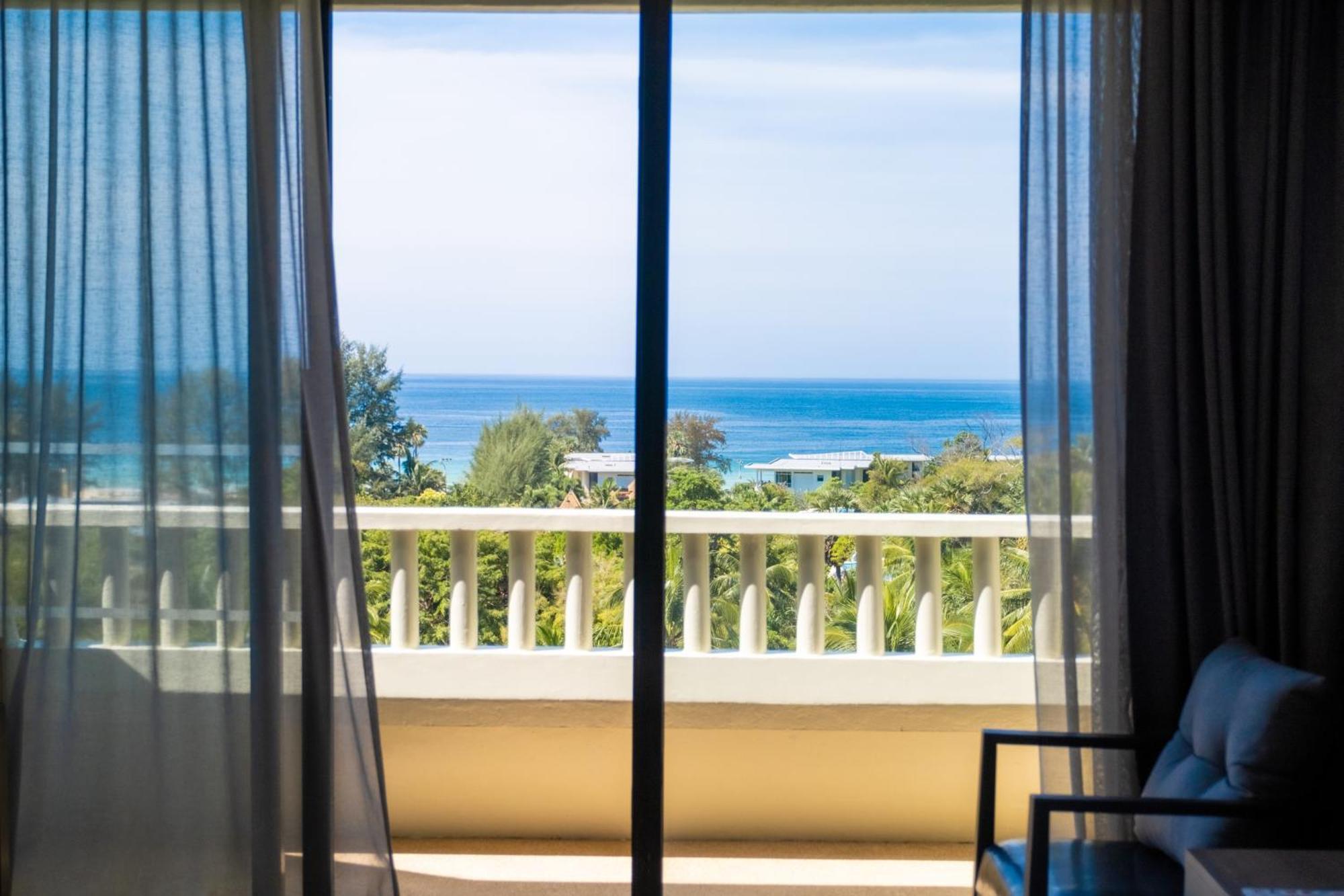 Paradox One-Bedroom Suite Seaview
