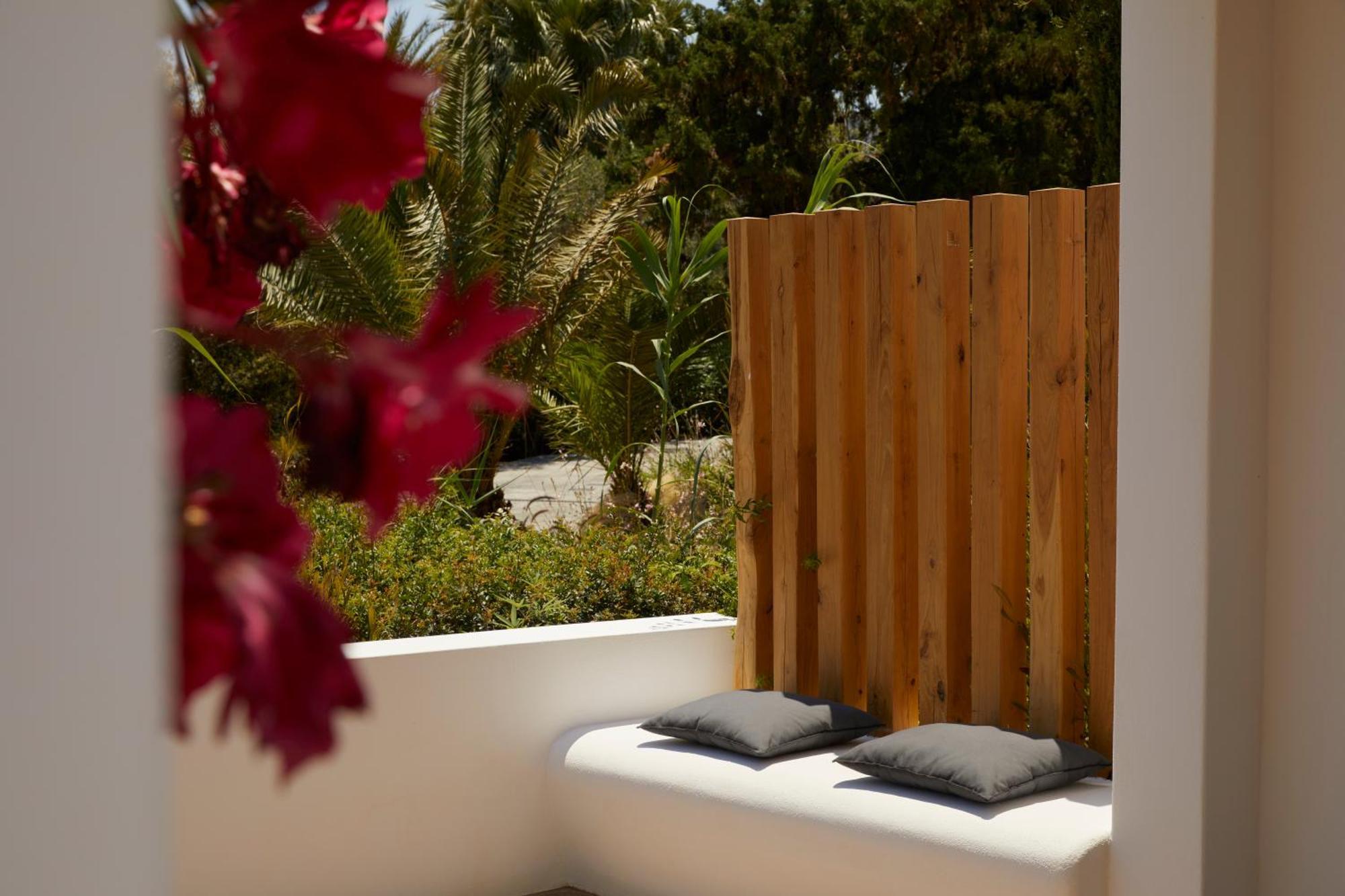 Superior Beachfront Bungalow