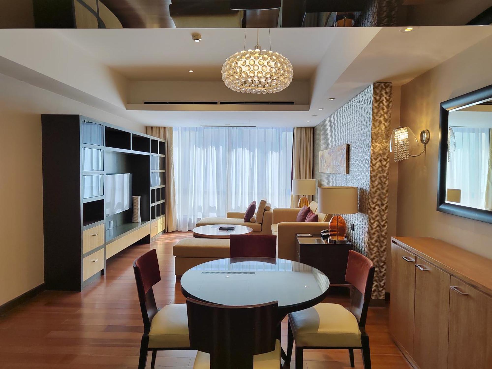 Large One-Bedroom Apartment 116㎡ private bedroom private living room open-plan kitchen laundry room complimentary high-speed internet,1589560430:JPEG