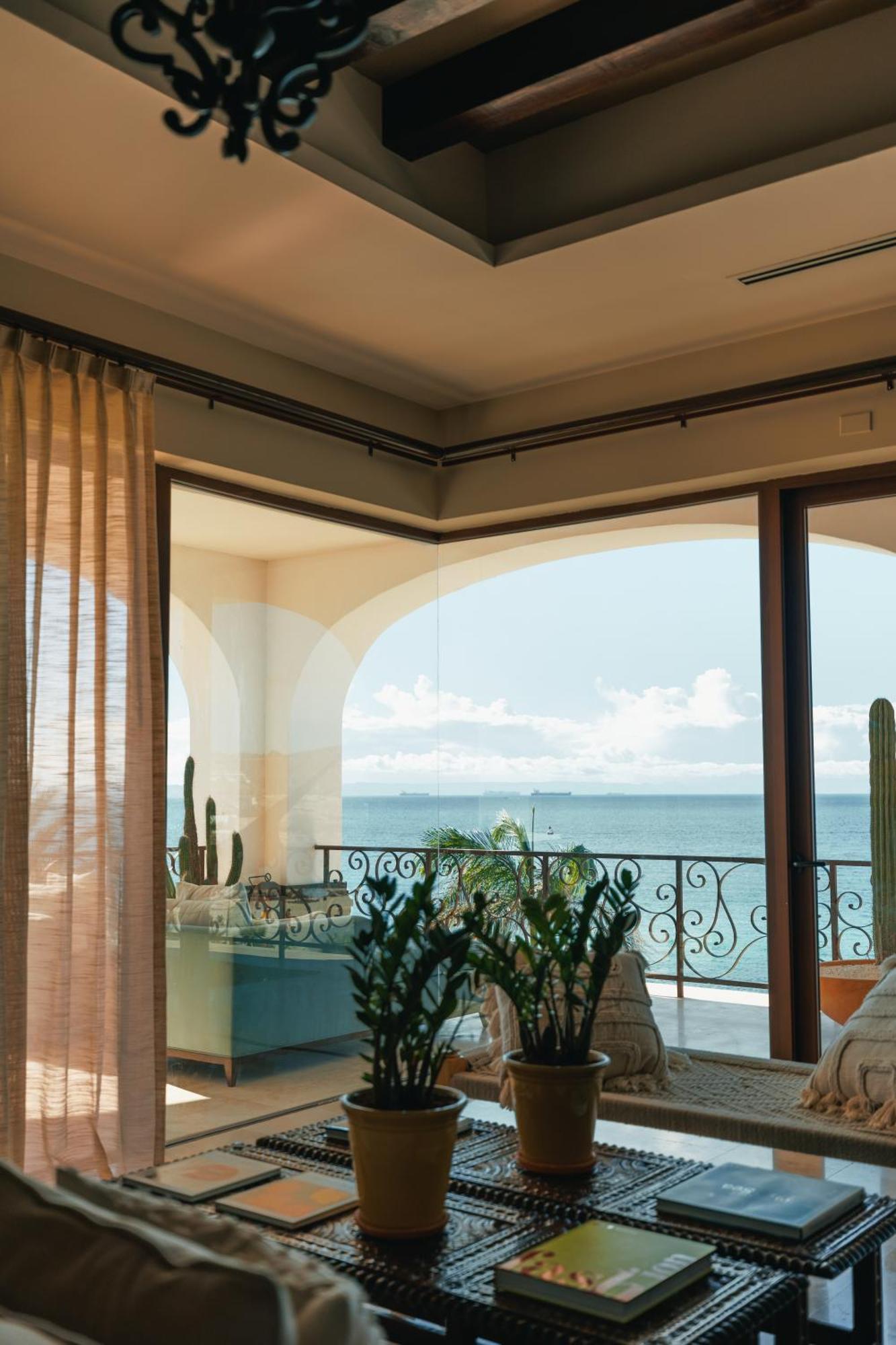 Presidential Ocean View Suite