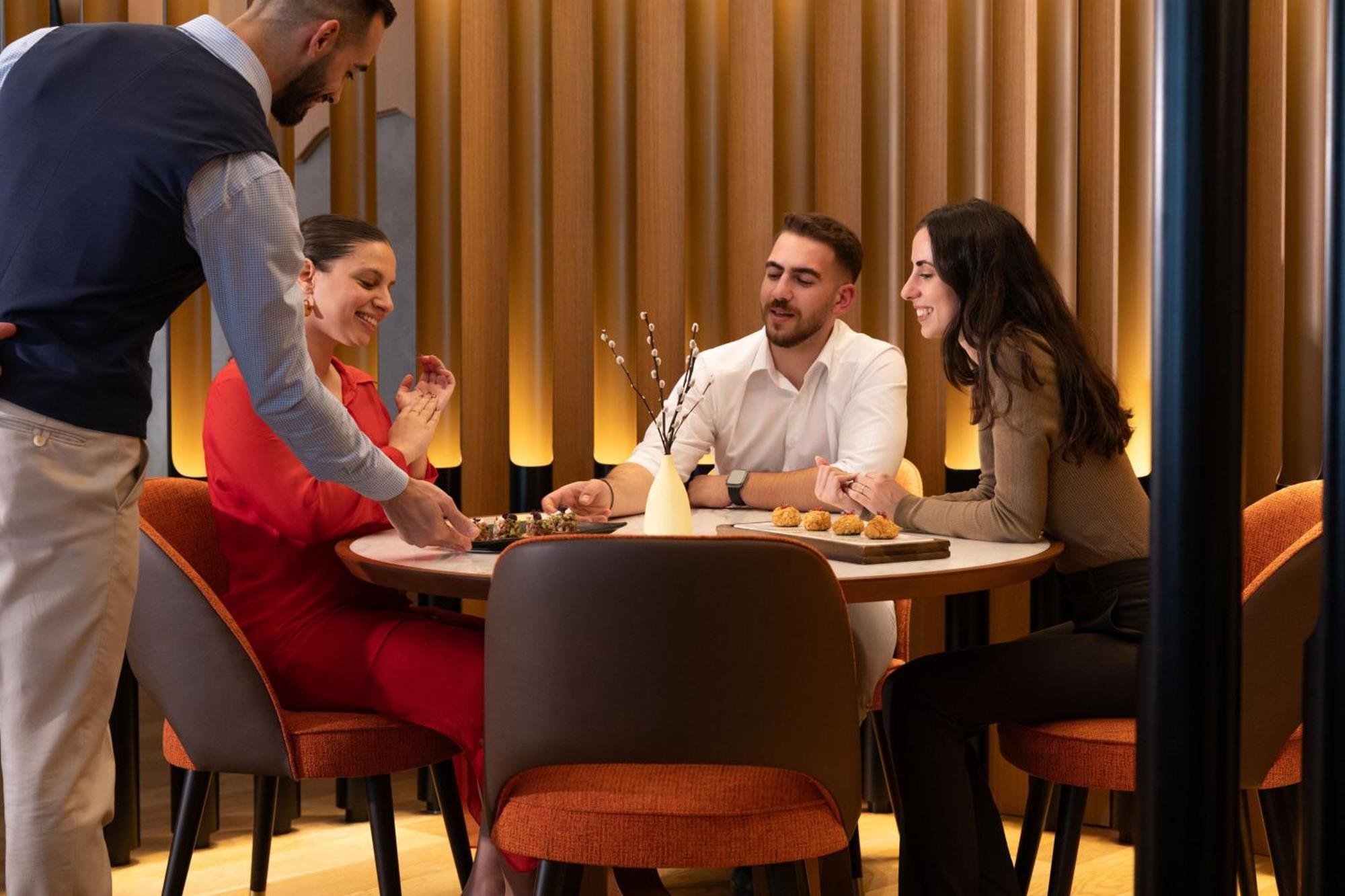 Club King Room - Club Lounge Access