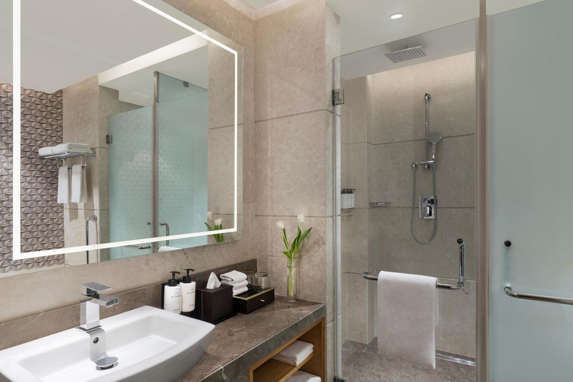 Classic Twin Room with Pool View: 20% off on food,soft beverages, laundry & local transportation(upto 10 km); enjoy 90-min spa at 60mins spa price; BOGO offer on select beverages(5–8 pm) at Connexions Bar;3-course meal at House of Han-T&C apply