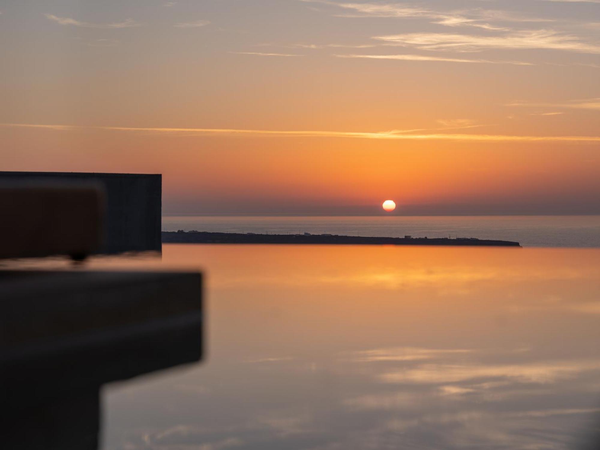 Unwind Sunset & Sea View Junior Suite with Pool