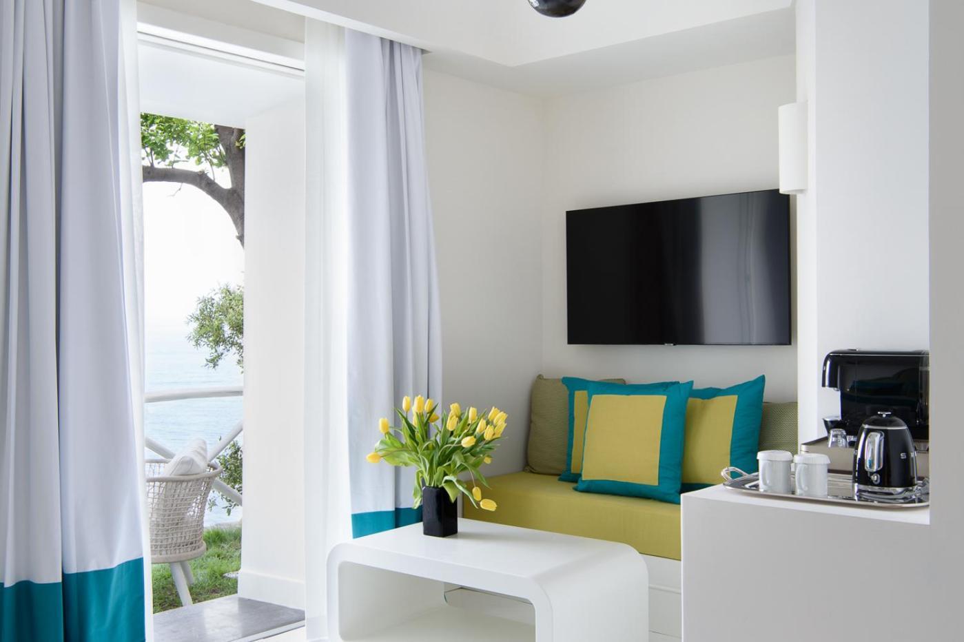 Deluxe Room with Sea View
