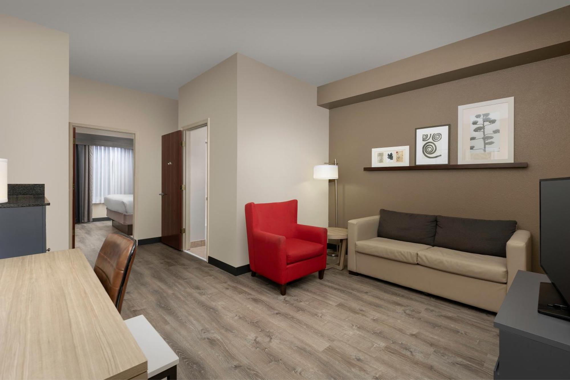 One-Bedroom King Suite - Non-Smoking