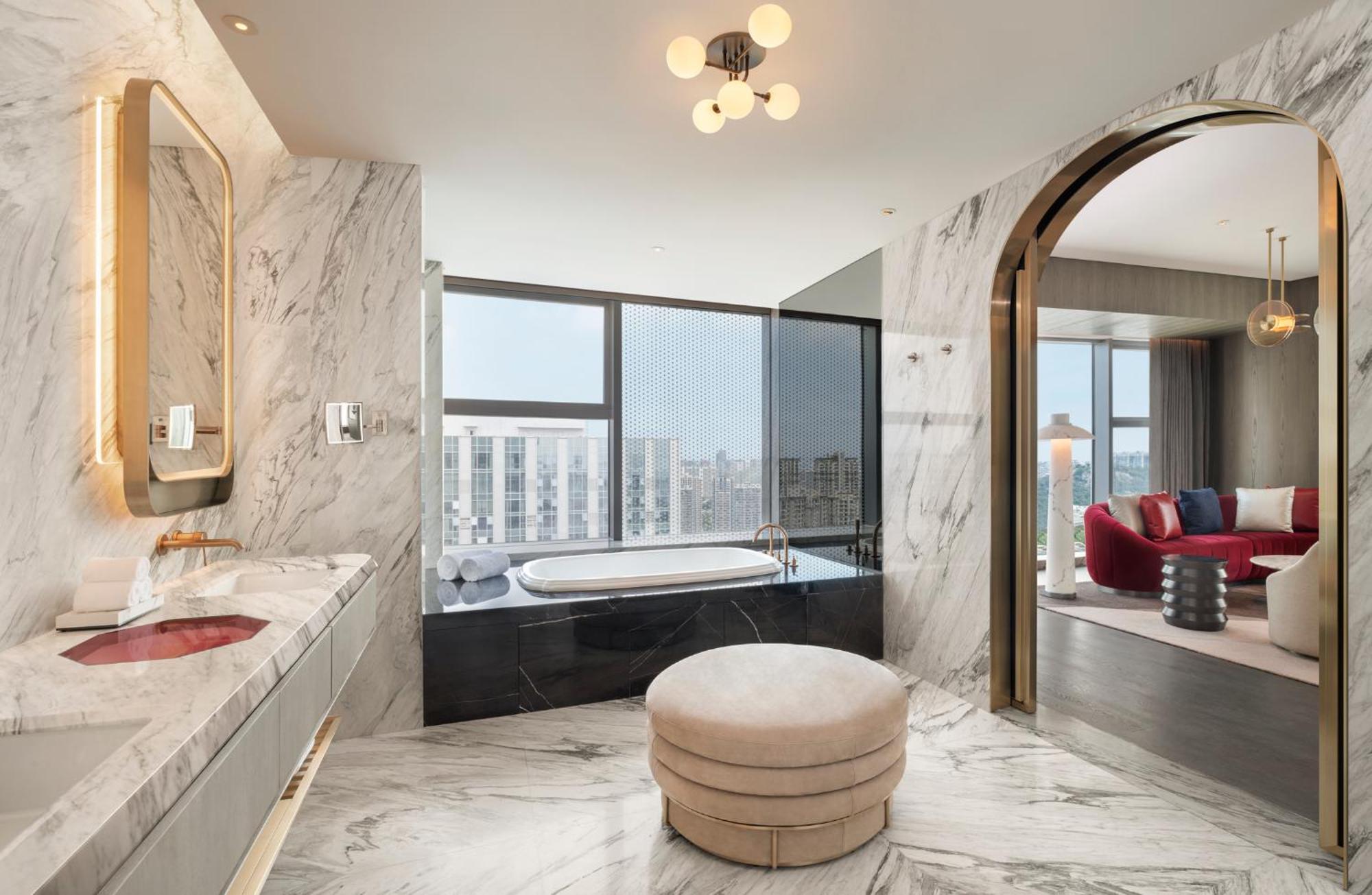 EWOW Suite(Free Mini-bar Drinks)