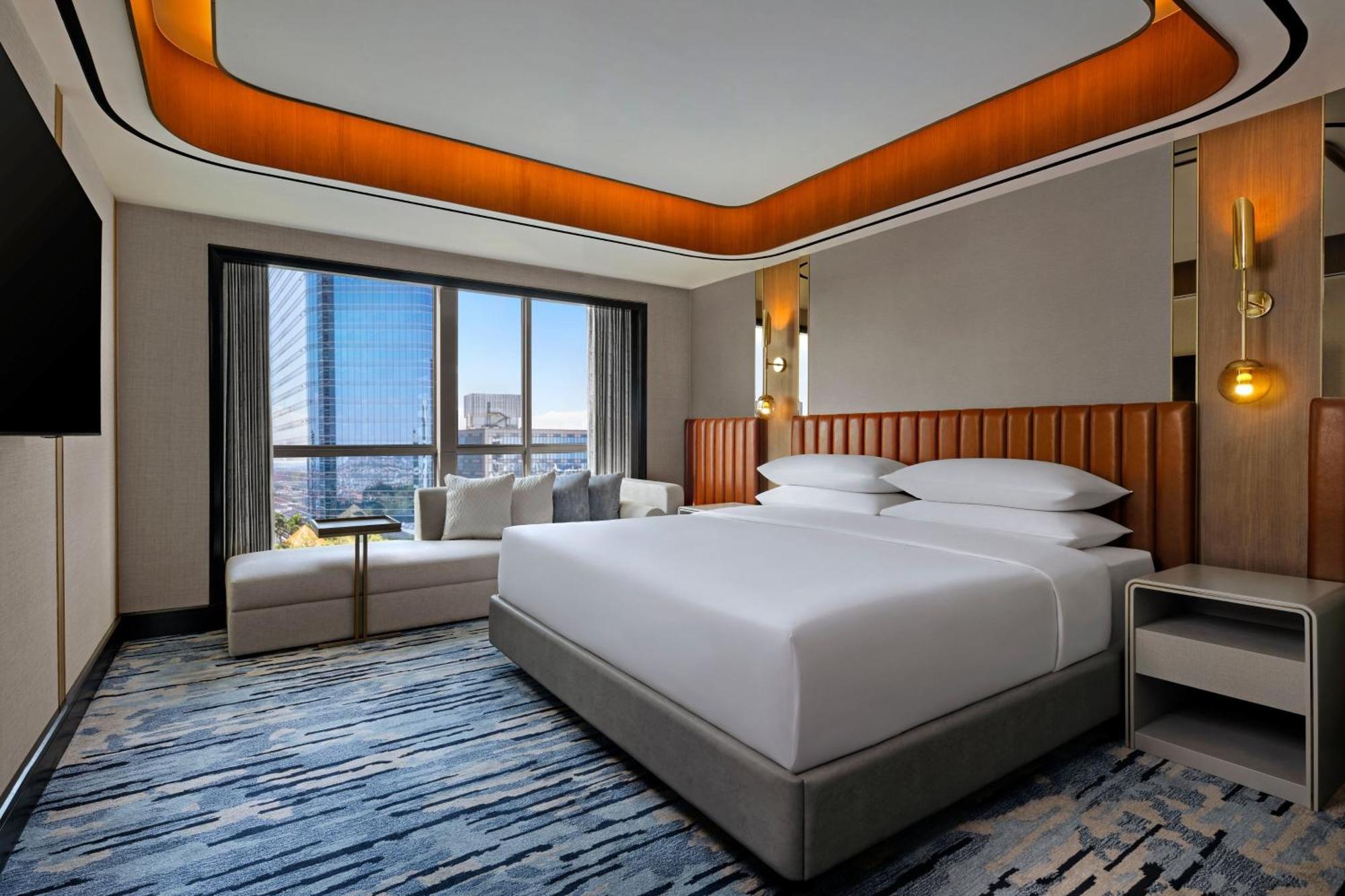 Two-Bedroom Ambassador Suite - Club Lounge Access