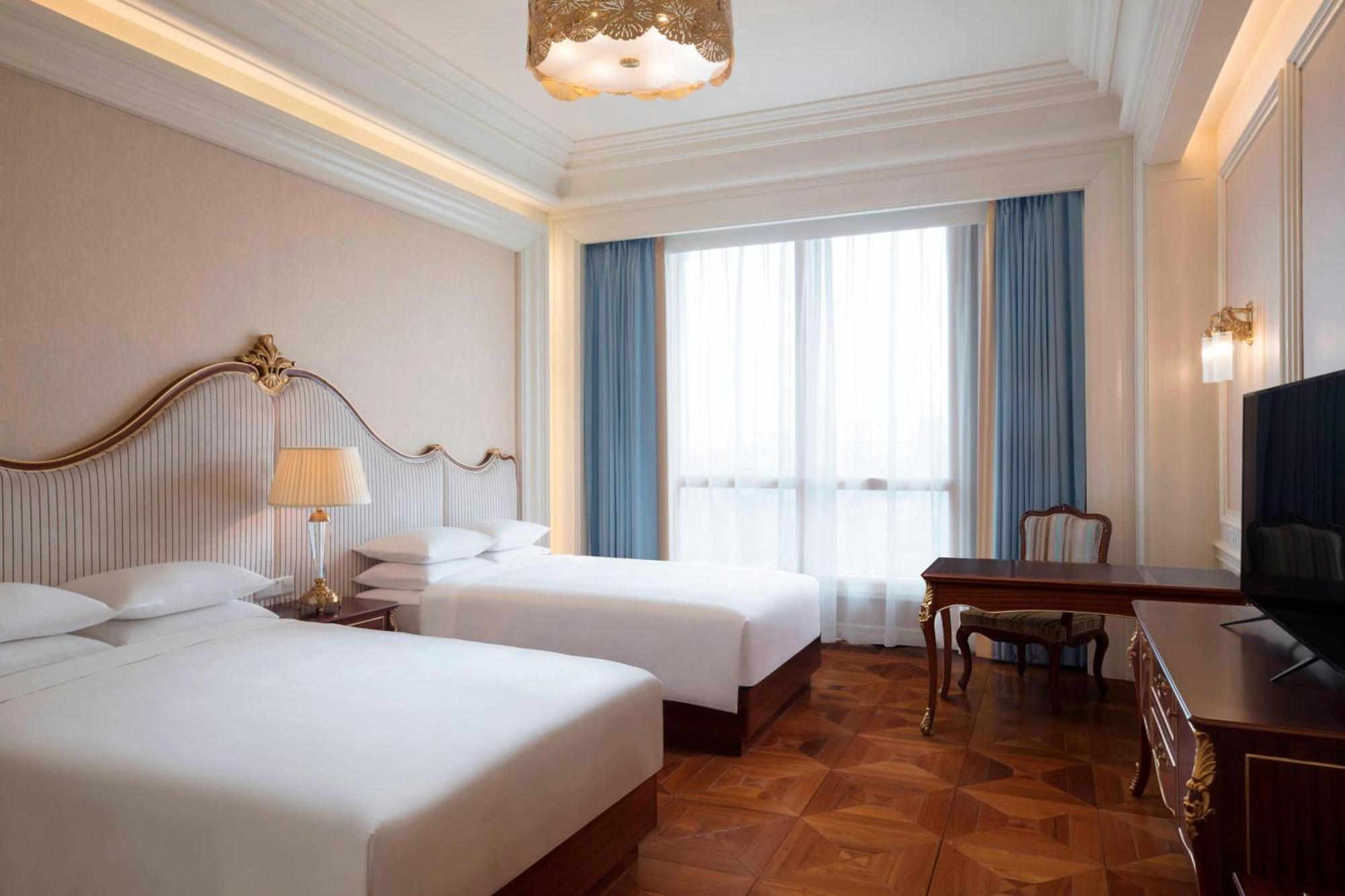 Club Twin Room