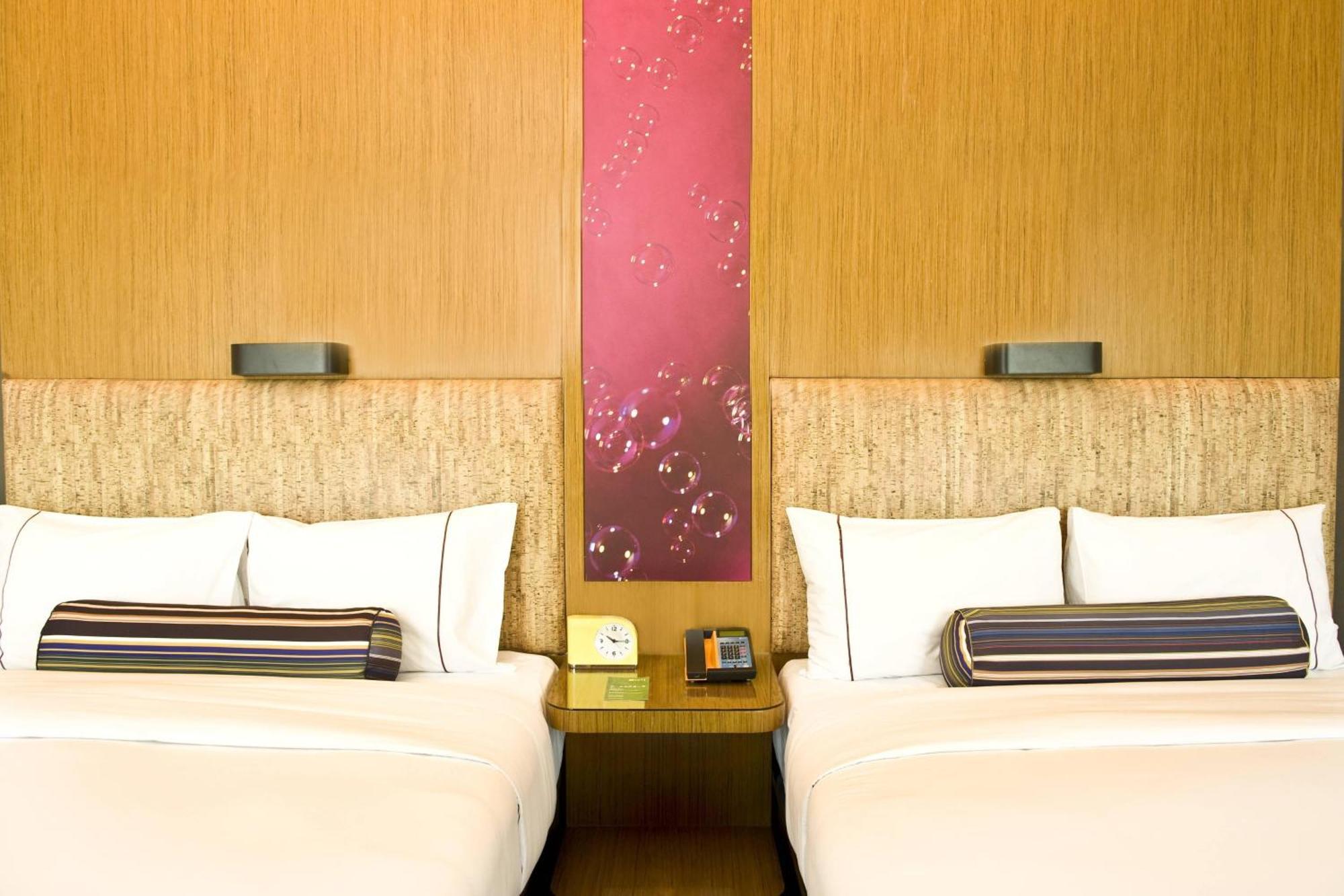 Aloft Twin Room