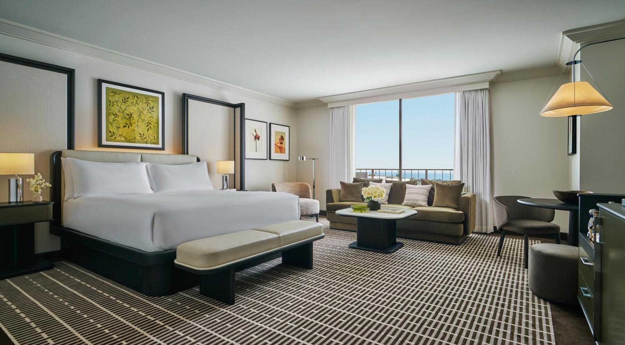 Deluxe Suite with Sea View