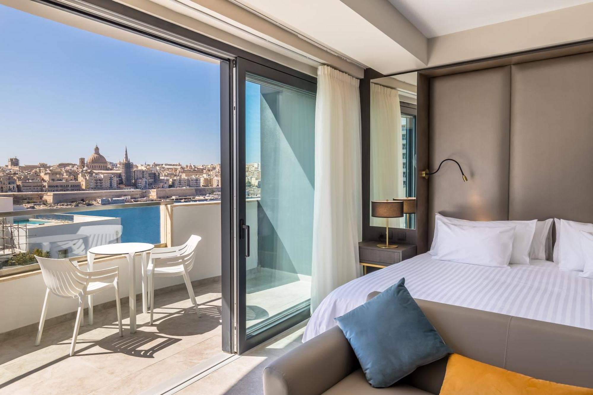 Deluxe Double or Twin Room with Sea View