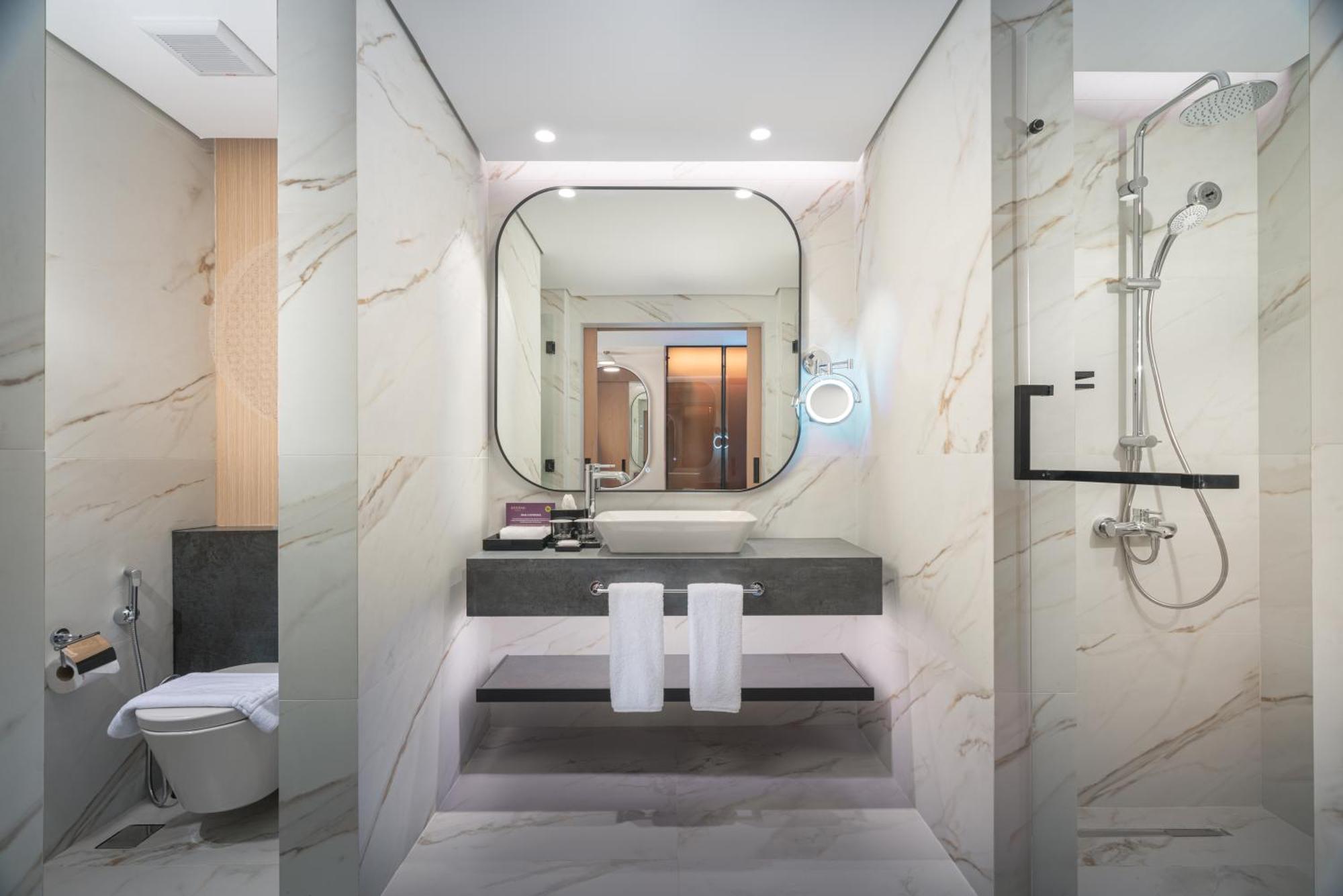 Junior Suite with City View