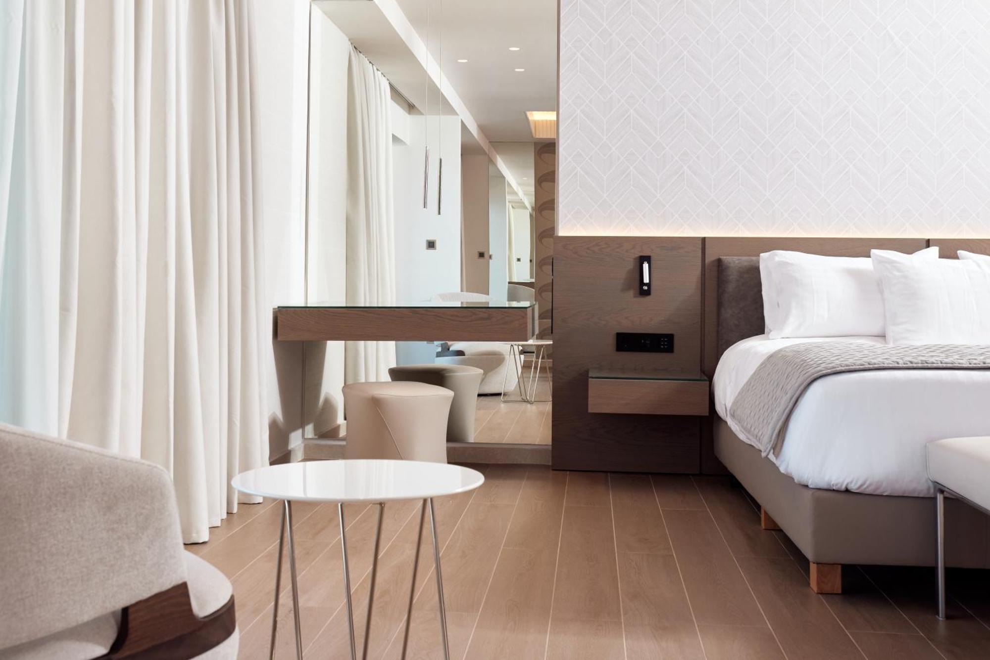 Suite with Hot Tub