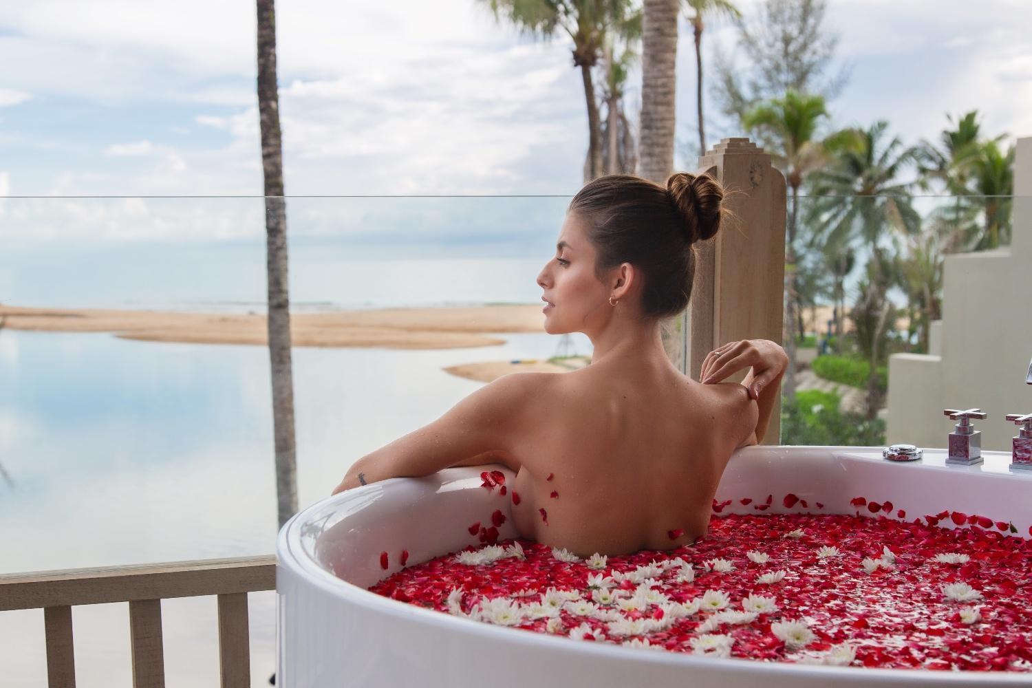 Seaside Junior Suite with Hot Tub,1546553812:JPEG