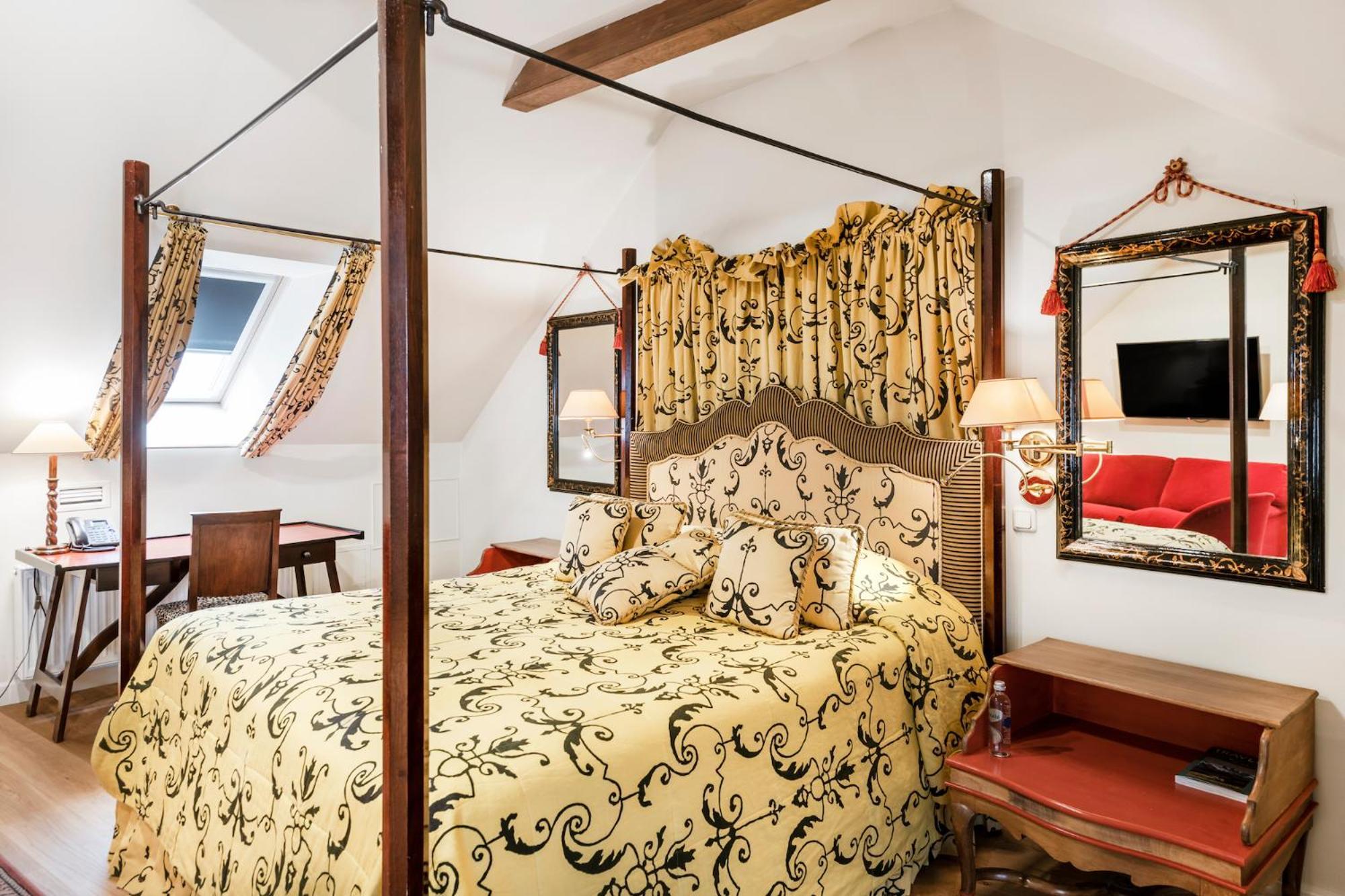 Junior Suite with Spa Access