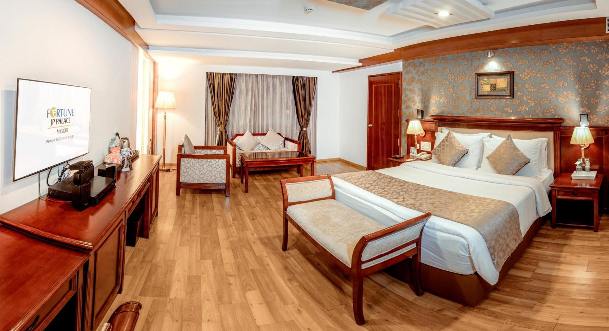 Luxury Suite