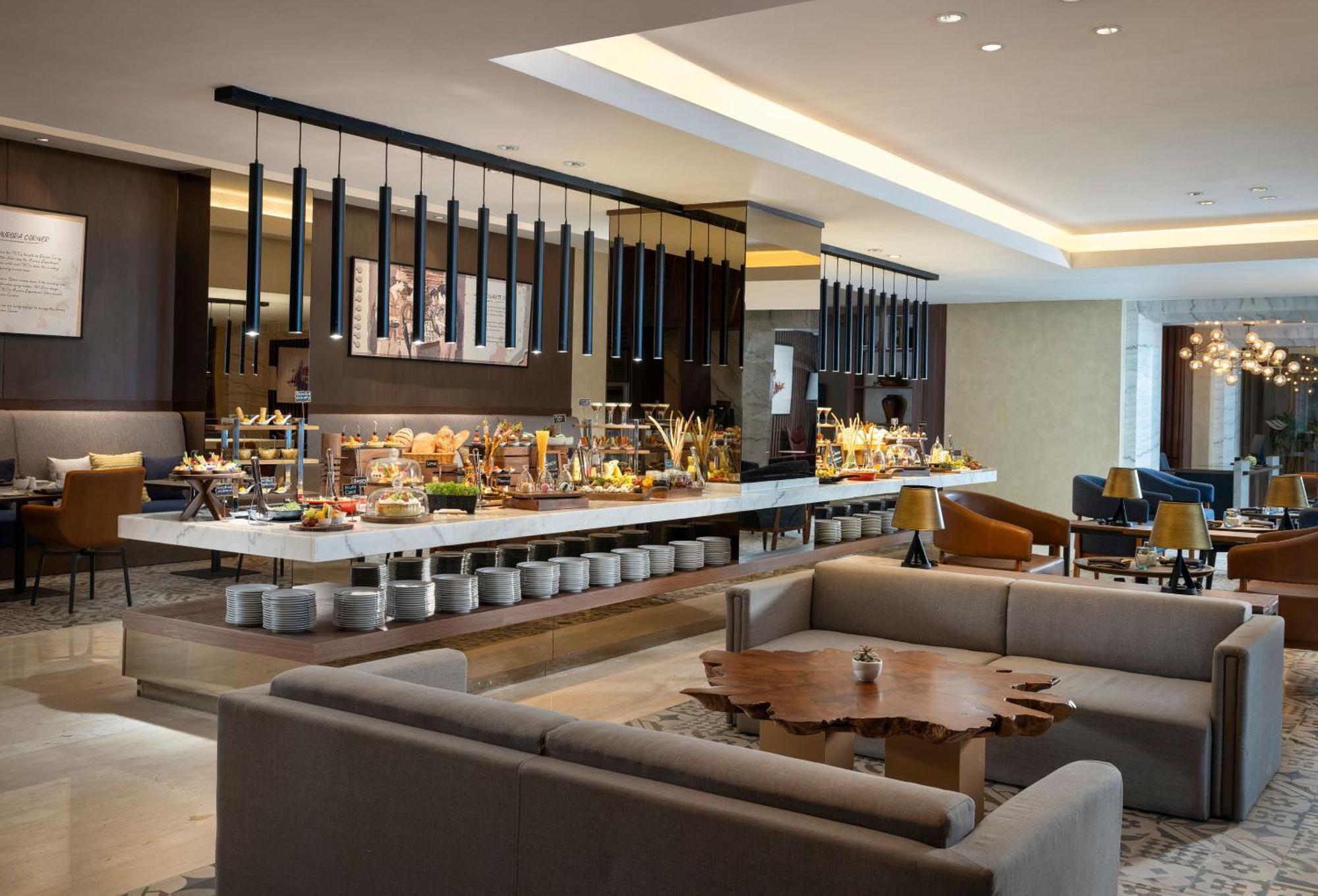 Deluxe King Suite