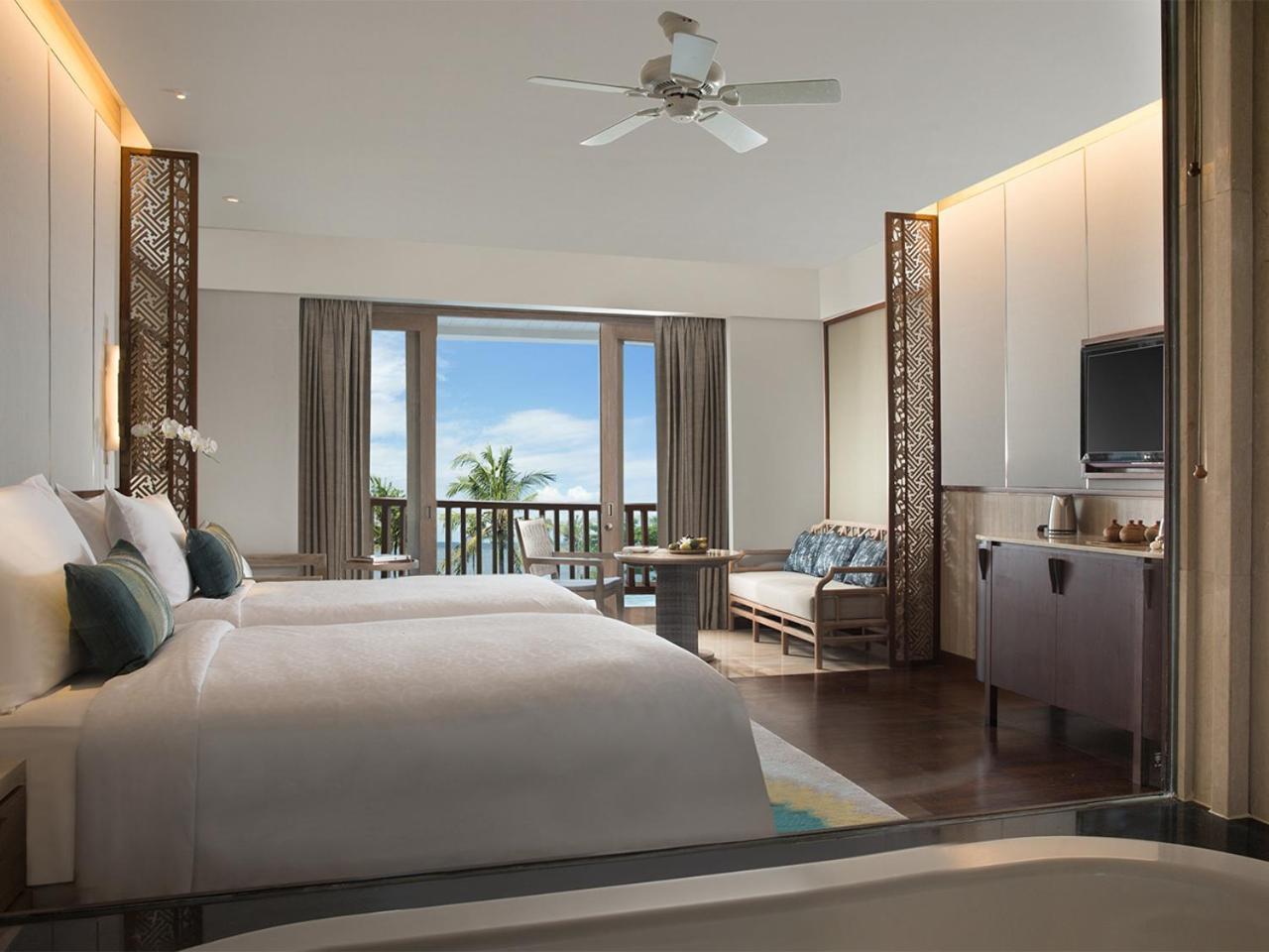 Oceanfront Deluxe Twin Room