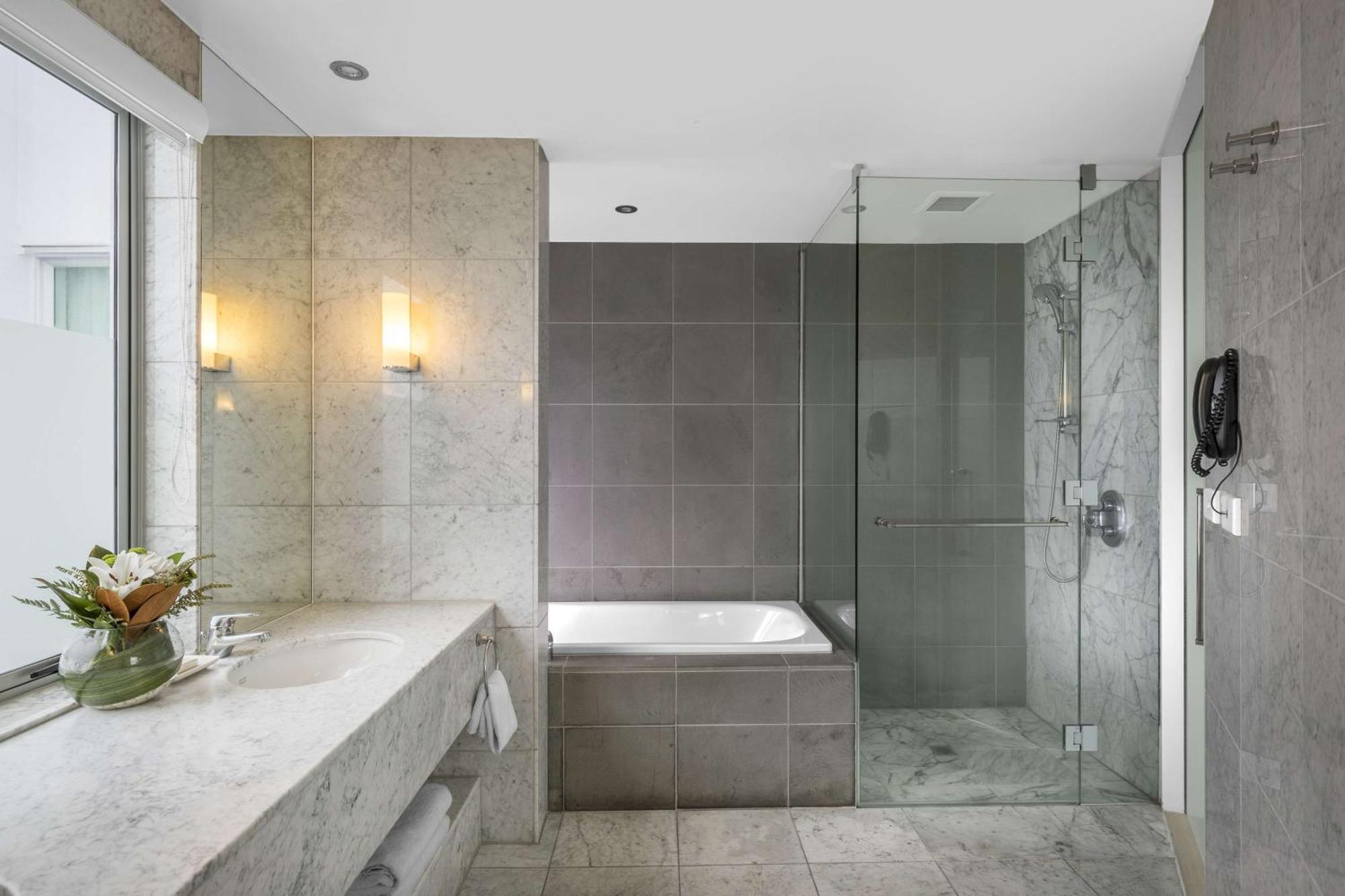 King Suite with Harbour View