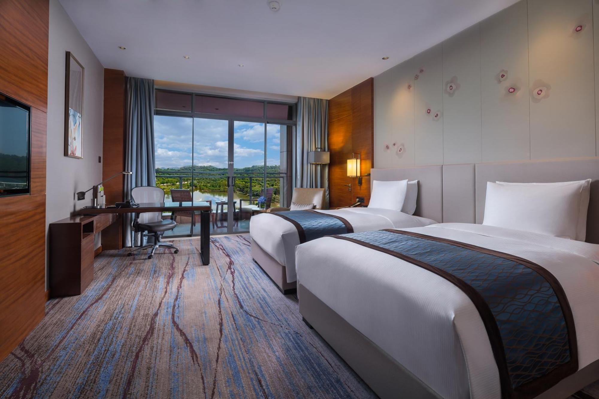 Executive Twin Room with Lake View
