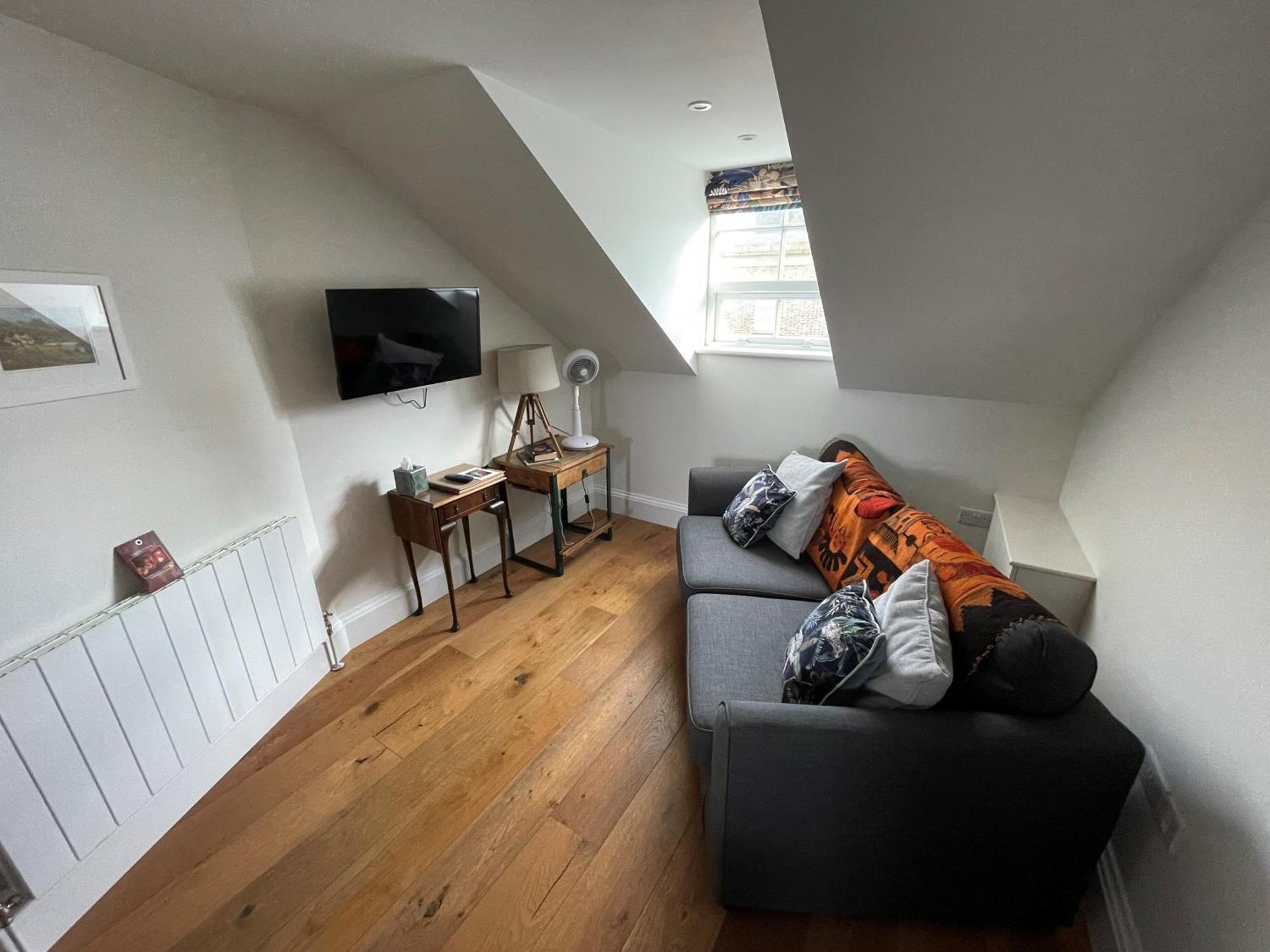 One Bedroom Loft Apartment (Spiers)