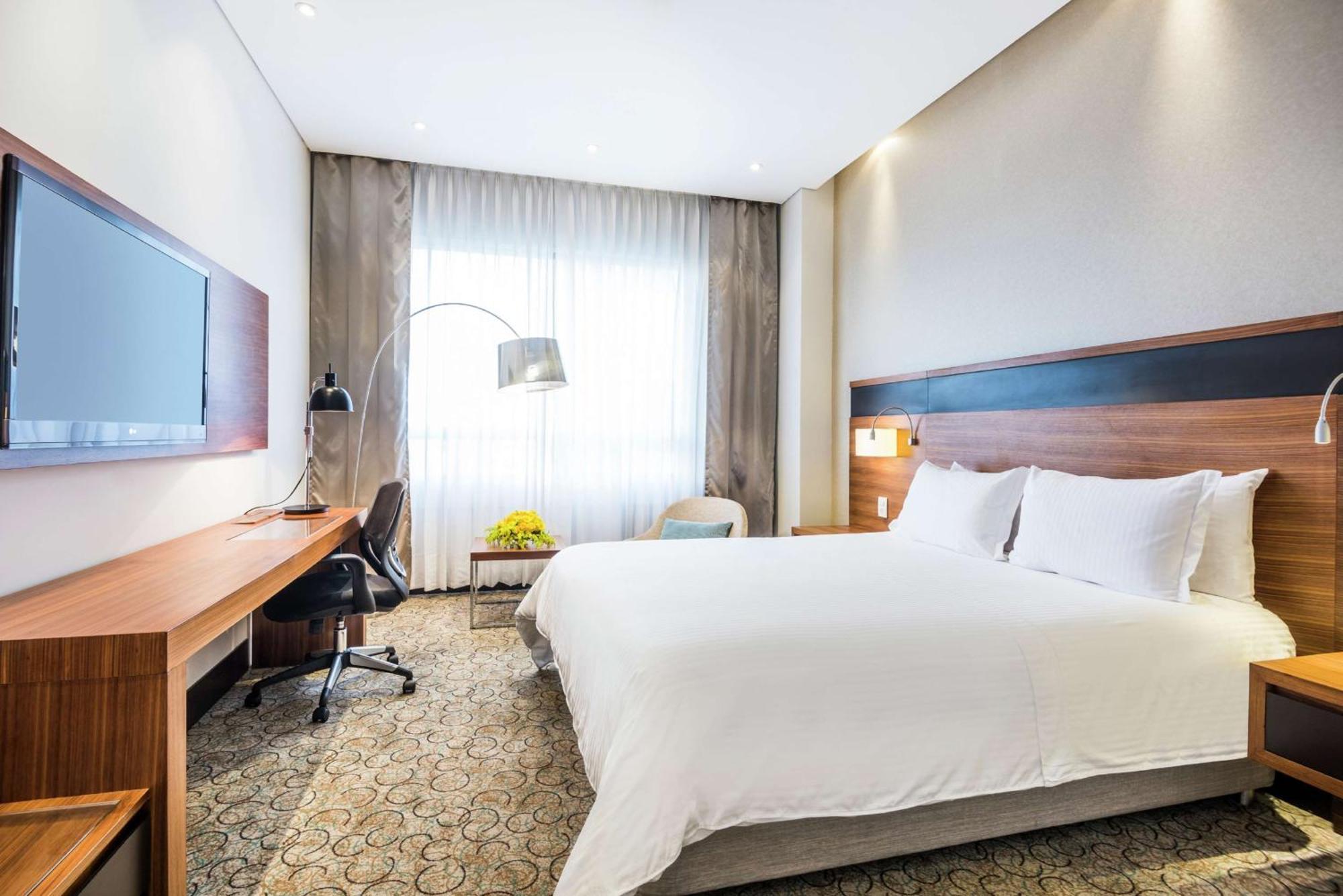 Executive Queen Room,1551227551:JPEG