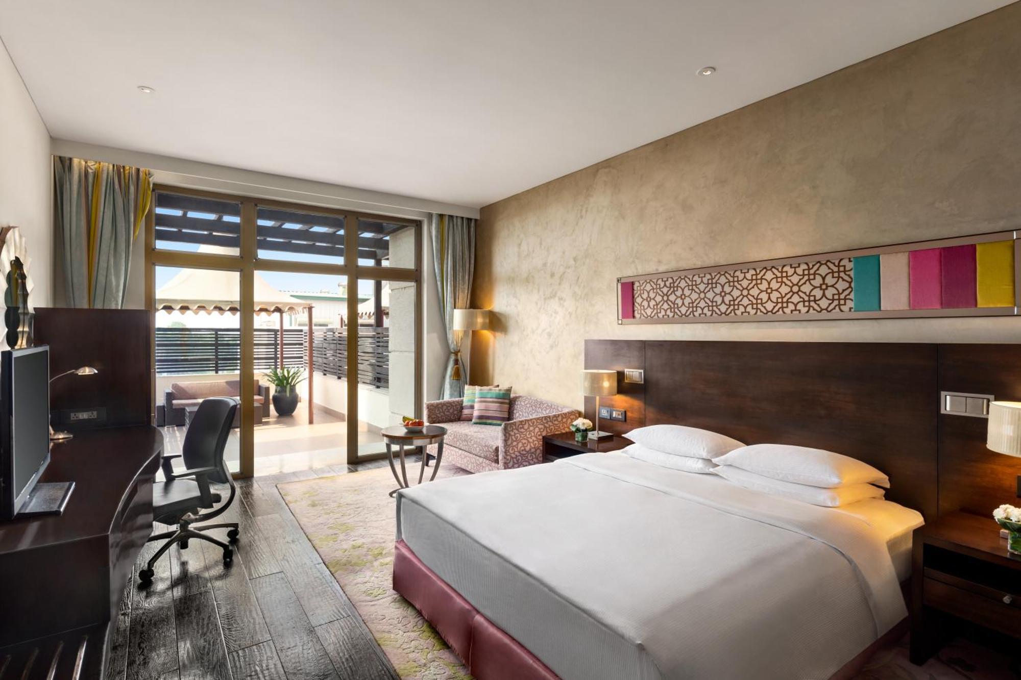 Deluxe Twin Room with Terrace and Lounge Access
