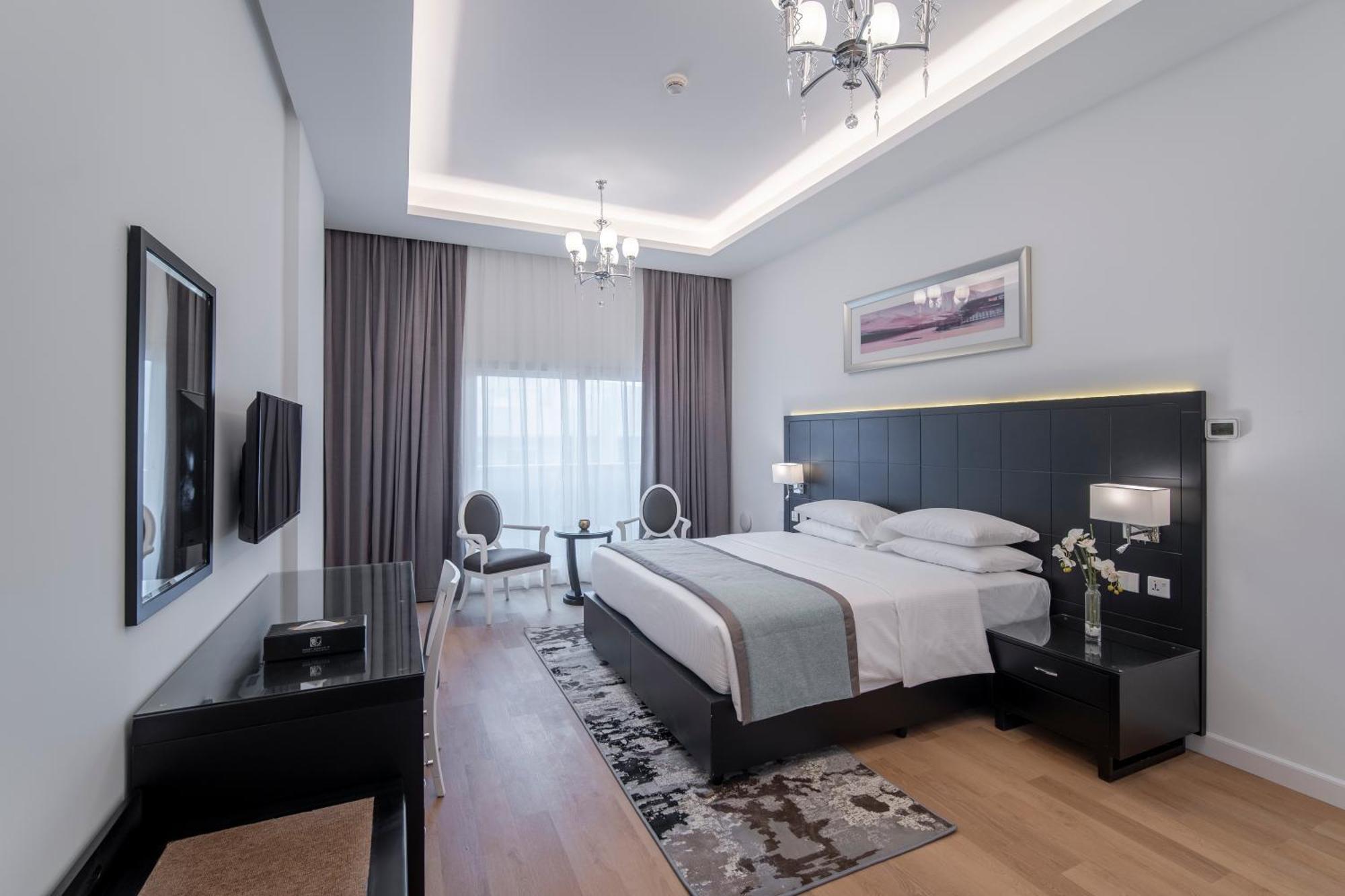 Two-Bedroom Apartment Balcony,1551566311:JPEG