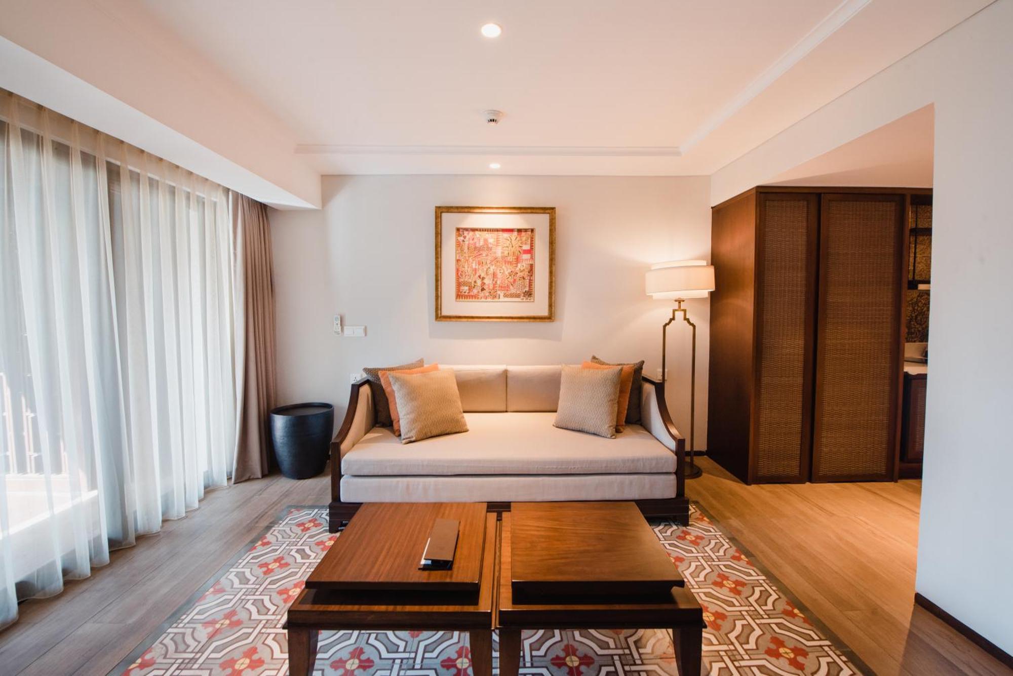 Family Prestige Suite with Daily Afternoon Tea and Club Lounge Access