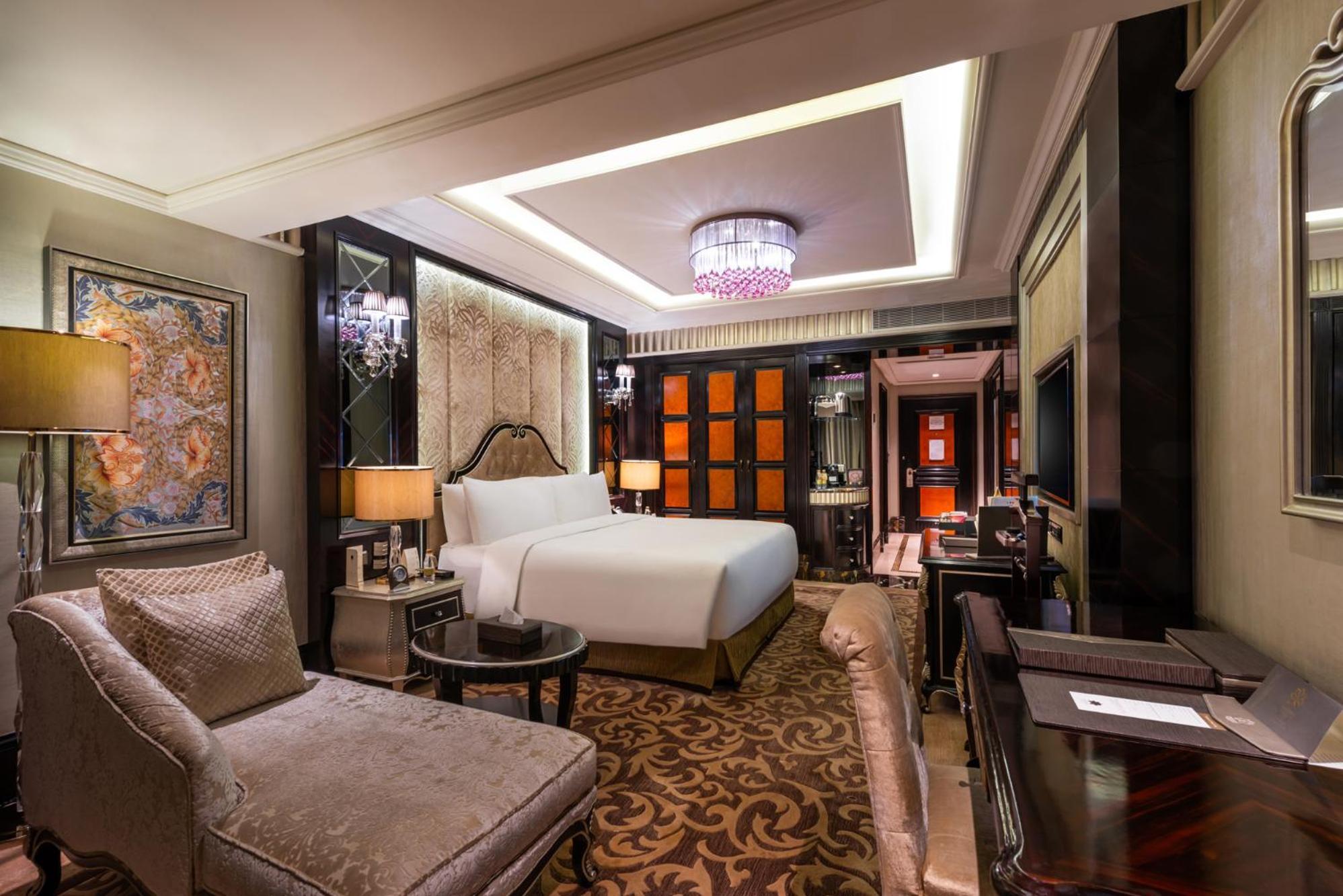Superior King Room